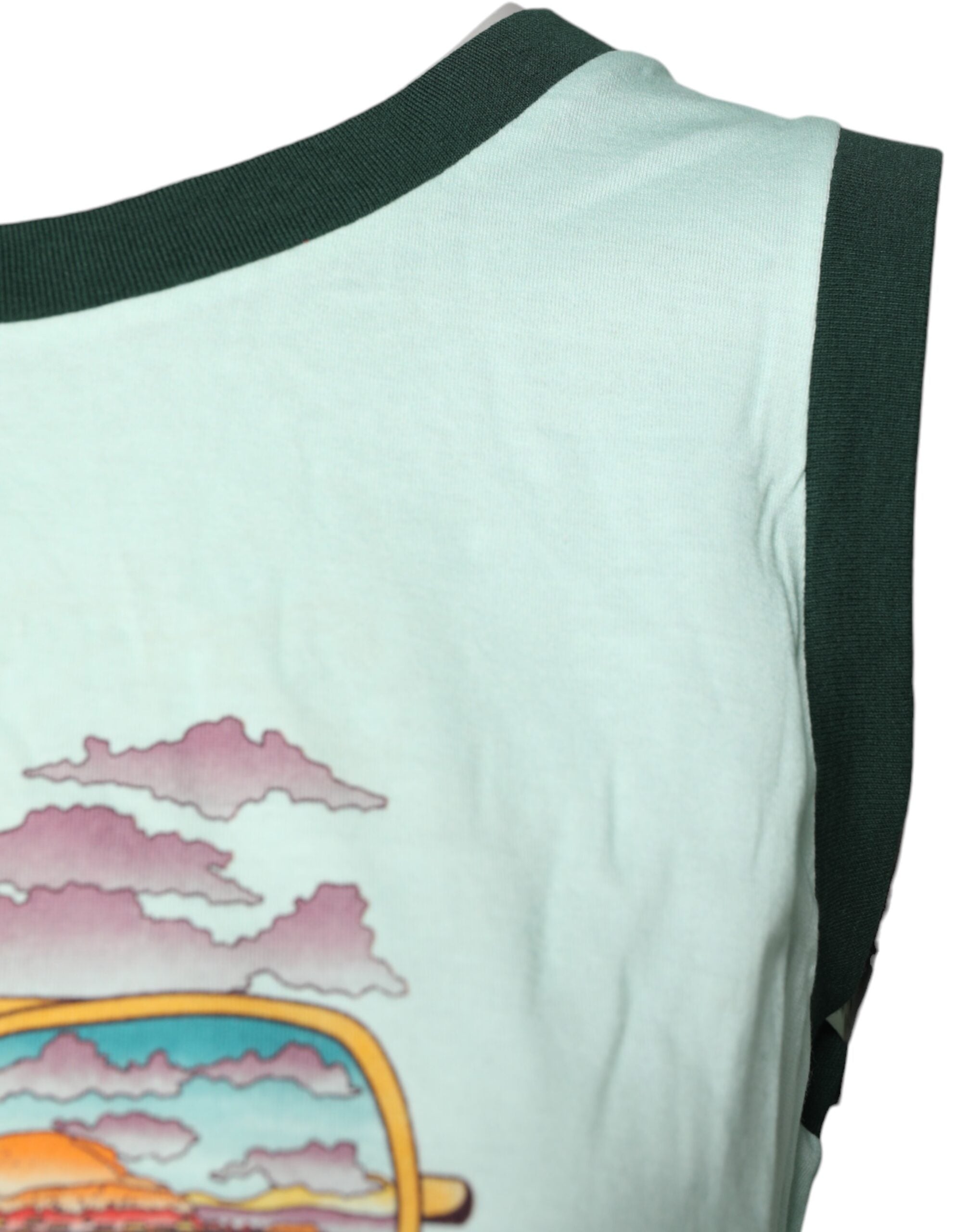 T-shirt sans manches Dolce & Gabbana Light Green avec motif graphique, vue de face, tissu léger et style moderne.