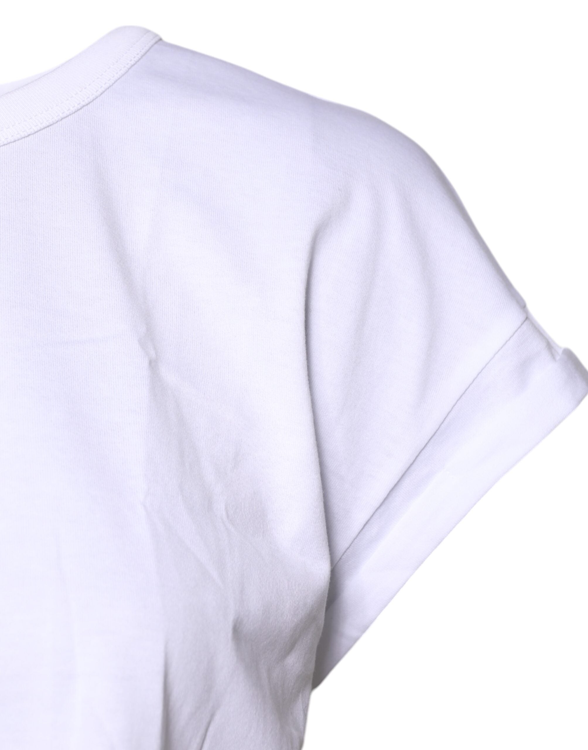 T-shirt cropped blanc en coton avec col ras du cou de Dolce & Gabbana, vue en gros plan sur le tissu et la coupe.