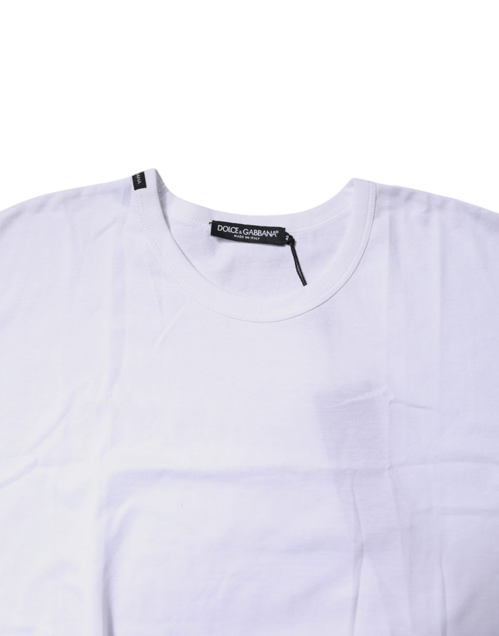 T-shirt cropped à col rond en coton blanc de Dolce & Gabbana, vue de face, détails du tissu et coupe moderne.