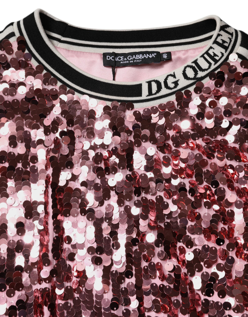 Pull Dolce & Gabbana rose à sequins DG Queen, pull-over rose avec détails brillants, pour un style élégant et glamour.