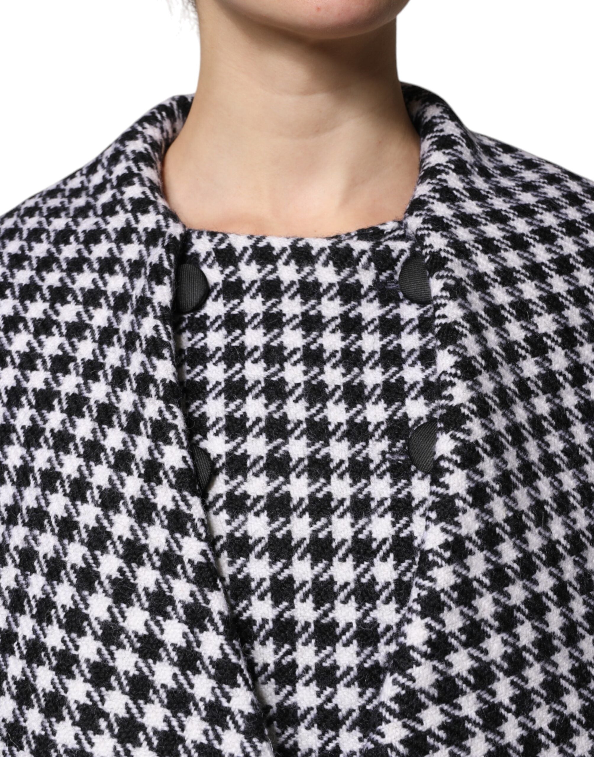 Veste cape Dolce & Gabbana à motif floral monochrome noir et blanc, élégante et sophistiquée, vue de face.