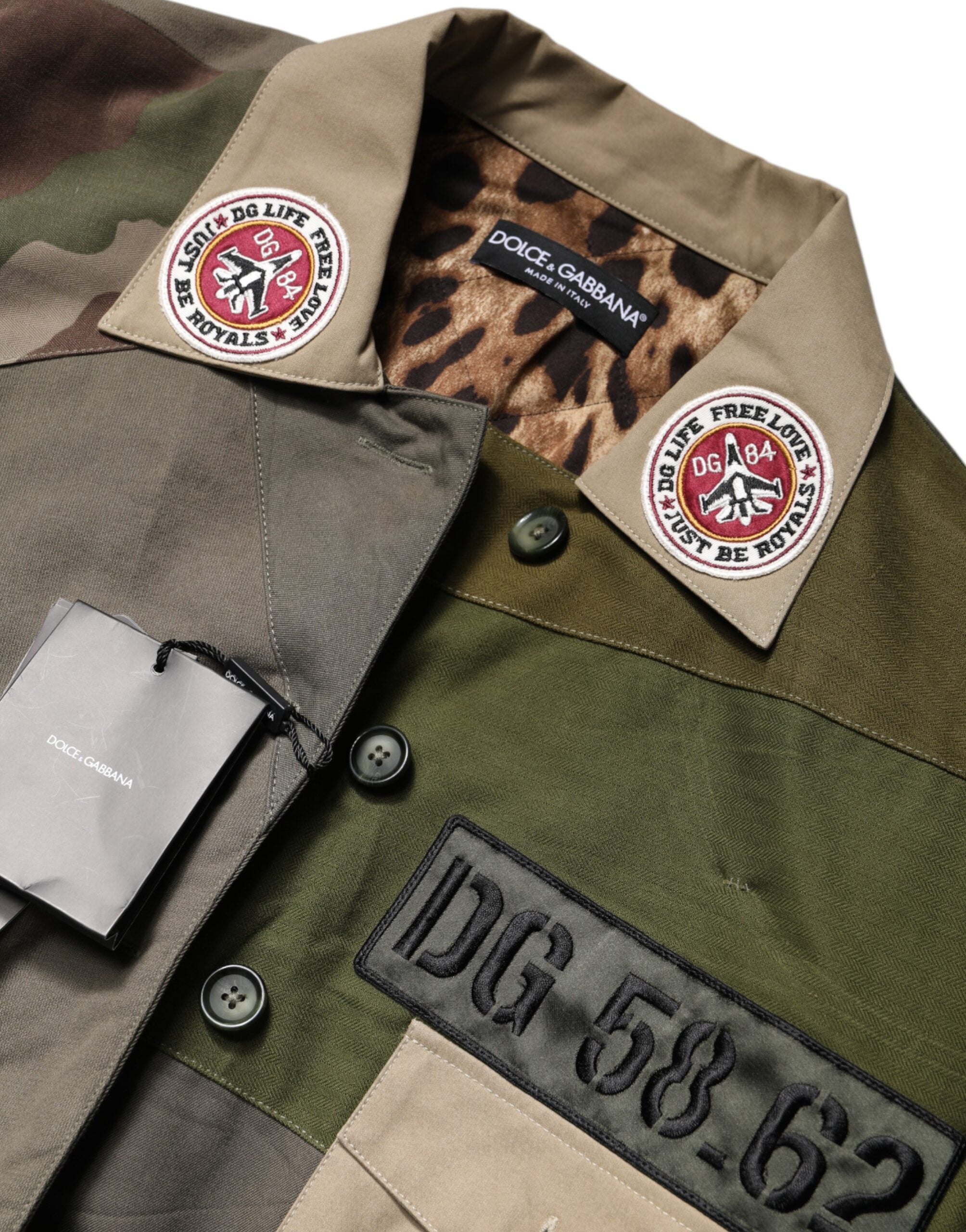 Veste en coton vert militaire Dolce & Gabbana avec boutons, vue de face sur fond neutre.
