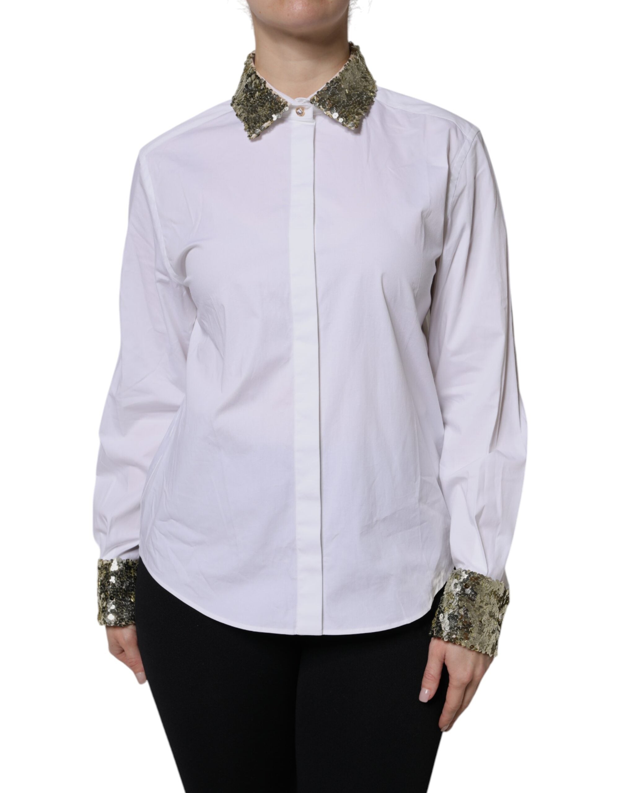Chemise blanche en coton à sequins de Dolce & Gabbana, manches longues, tissu élégant et détails scintillants visibles sur l'image.
