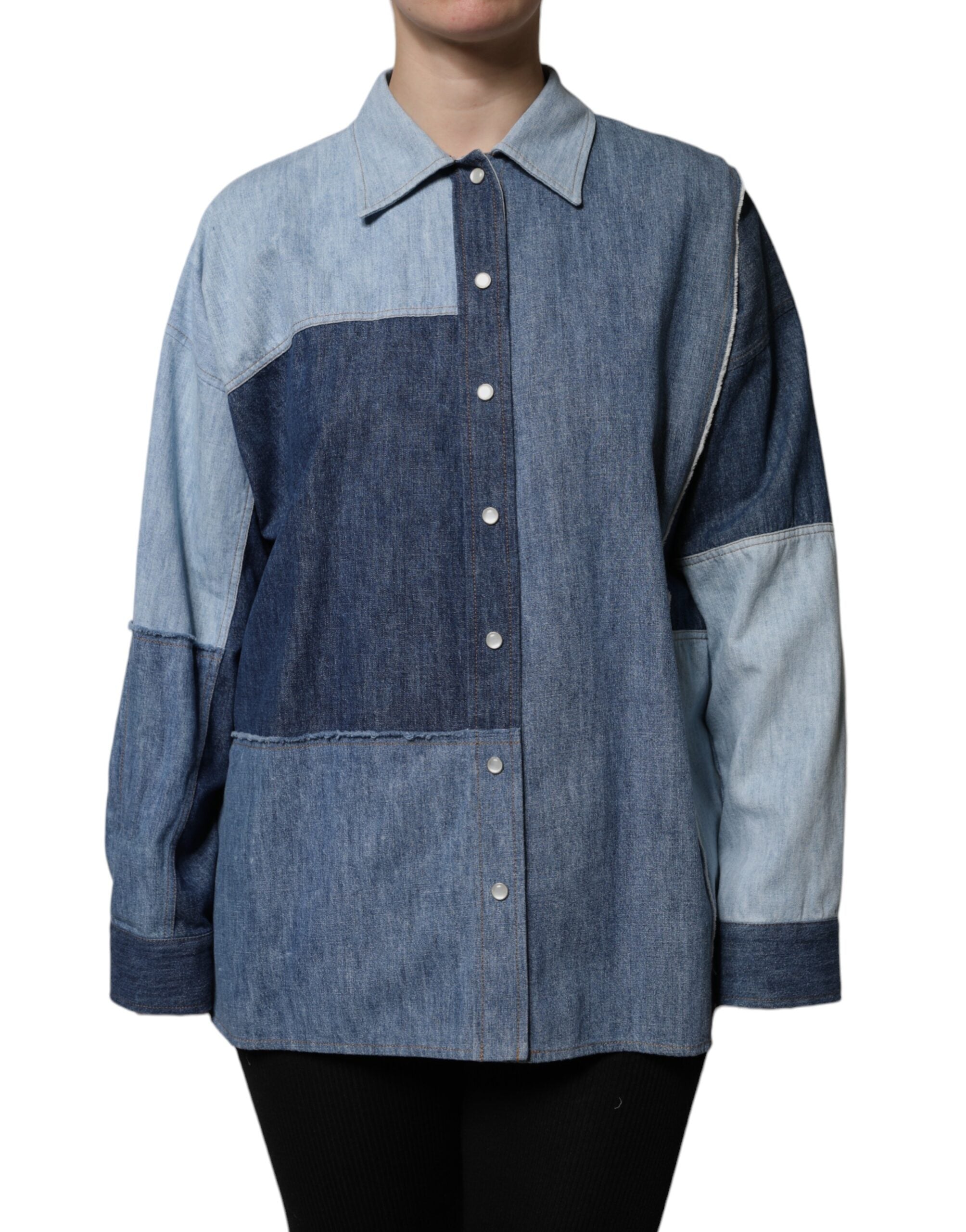 Chemise en coton bleu à manches longues avec col et boutons de Dolce & Gabbana, vue de face.