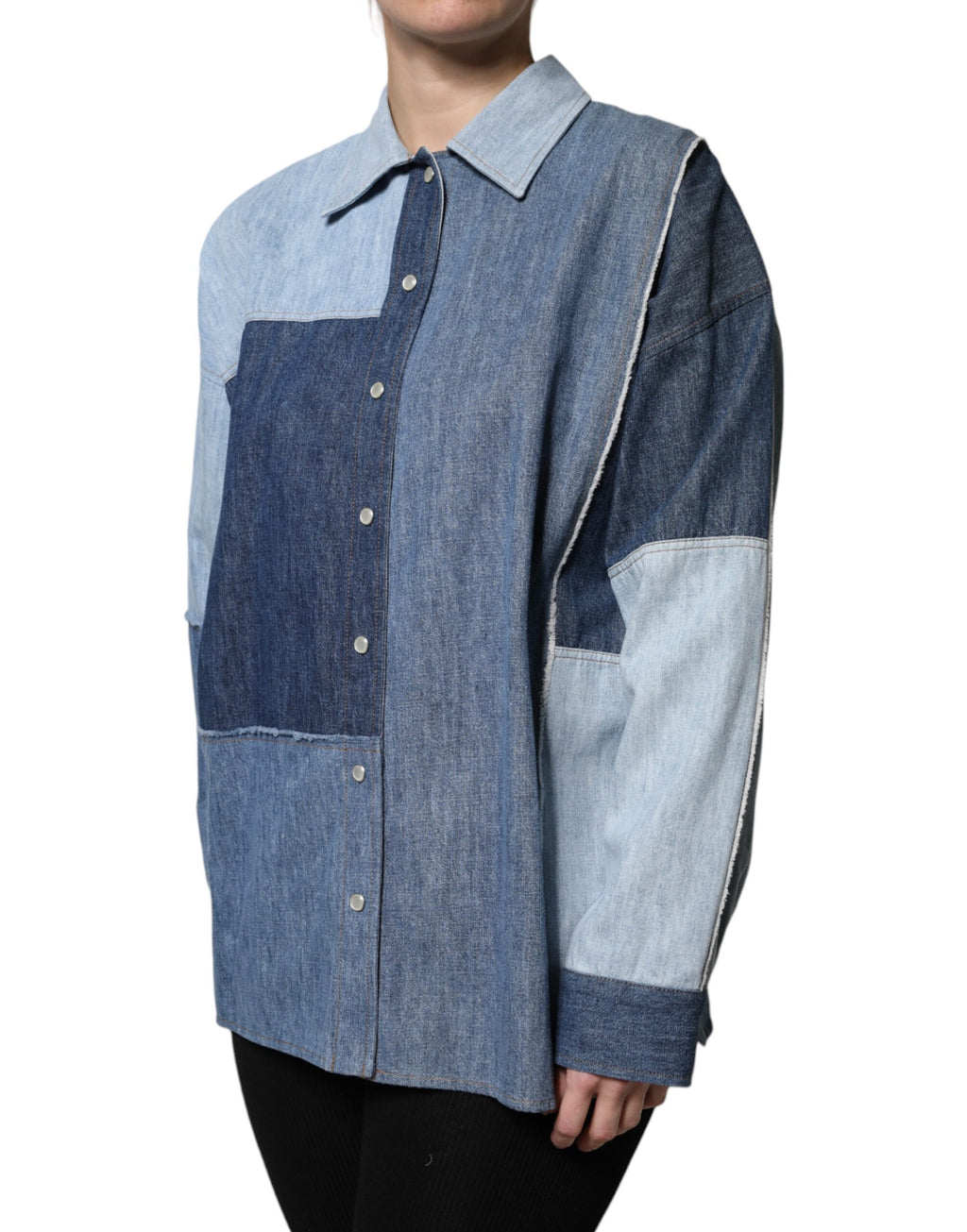 Chemise à manches longues bleu en coton Dolce & Gabbana avec col boutonné, détail élégant et finition soignée.