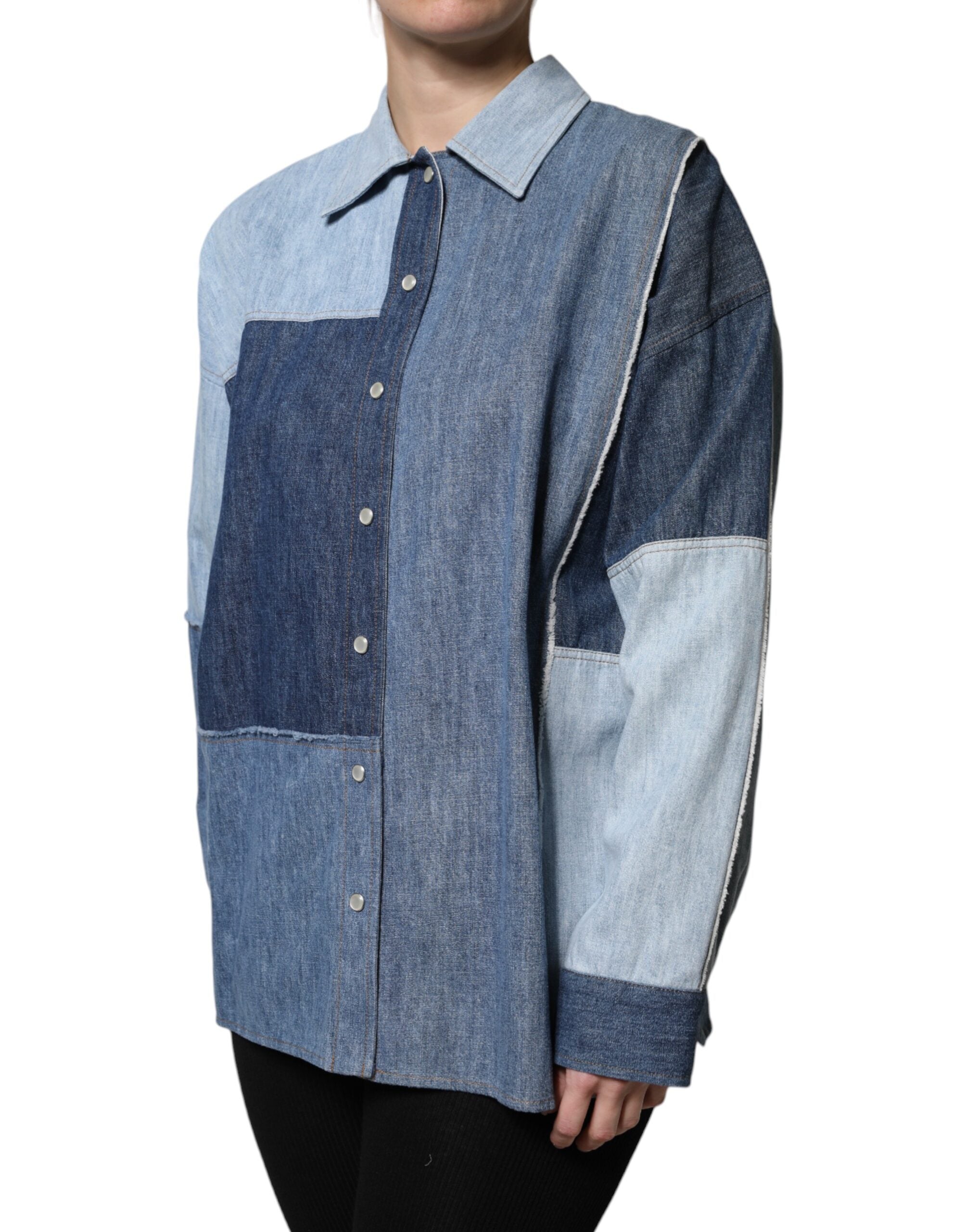 Chemise à manches longues bleu en coton Dolce & Gabbana avec col boutonné, détail élégant et finition soignée.
