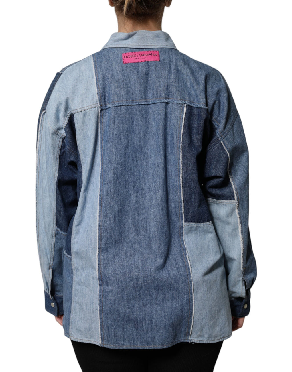 Chemise à manches longues en coton bleu Dolce & Gabbana avec col boutonné, vue de face.