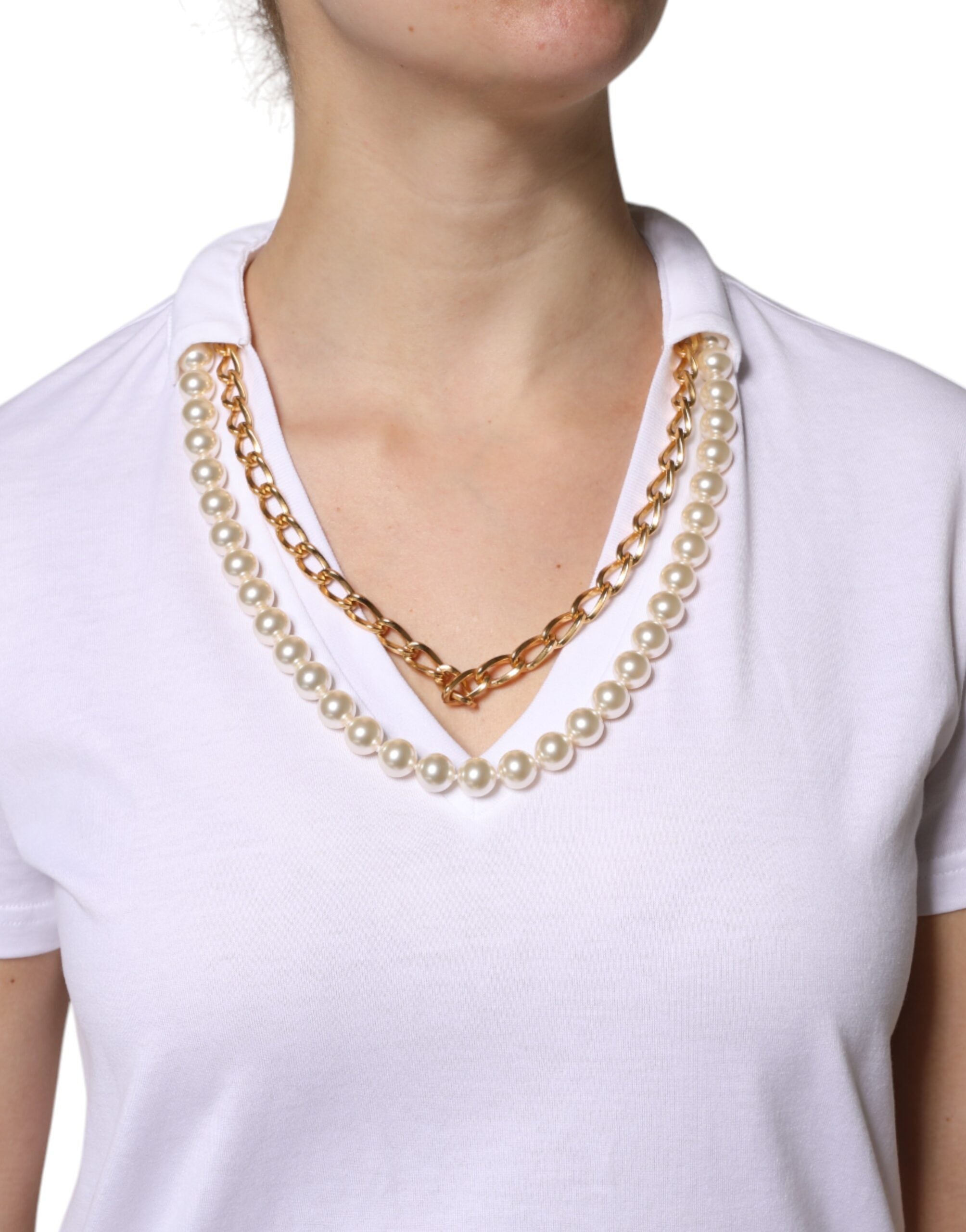 T-shirt blanc Dolce & Gabbana avec col en coton à manches courtes, design élégant et moderne.