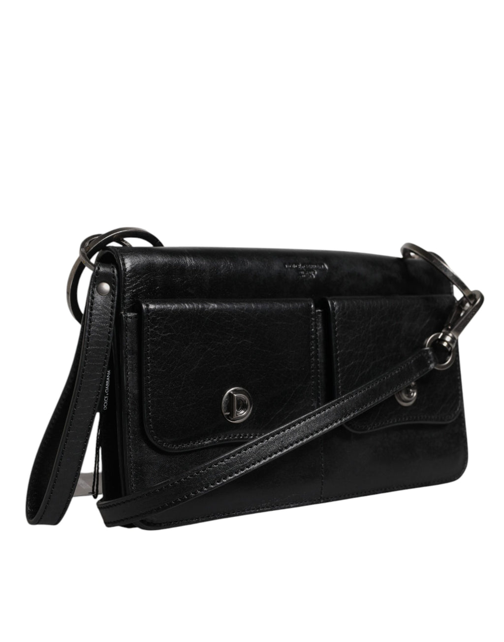 Sac à main Dolce & Gabbana en cuir noir avec logo, porté en bandoulière, élégant et sophistiqué.