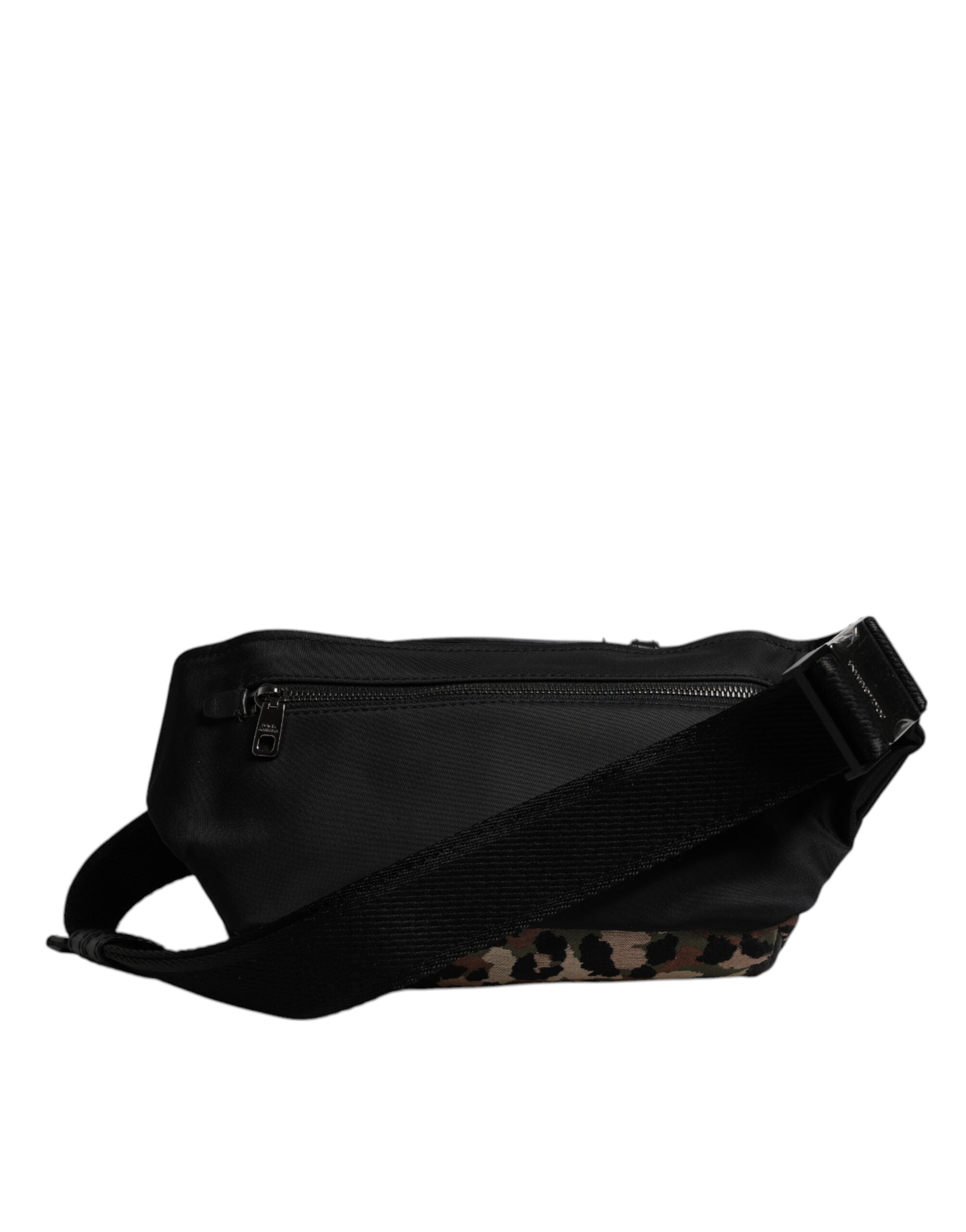 Ceinture fanny pack Dolce & Gabbana à logo DG multicolore avec motif léopard, boucle en métal et bandoulière réglable.