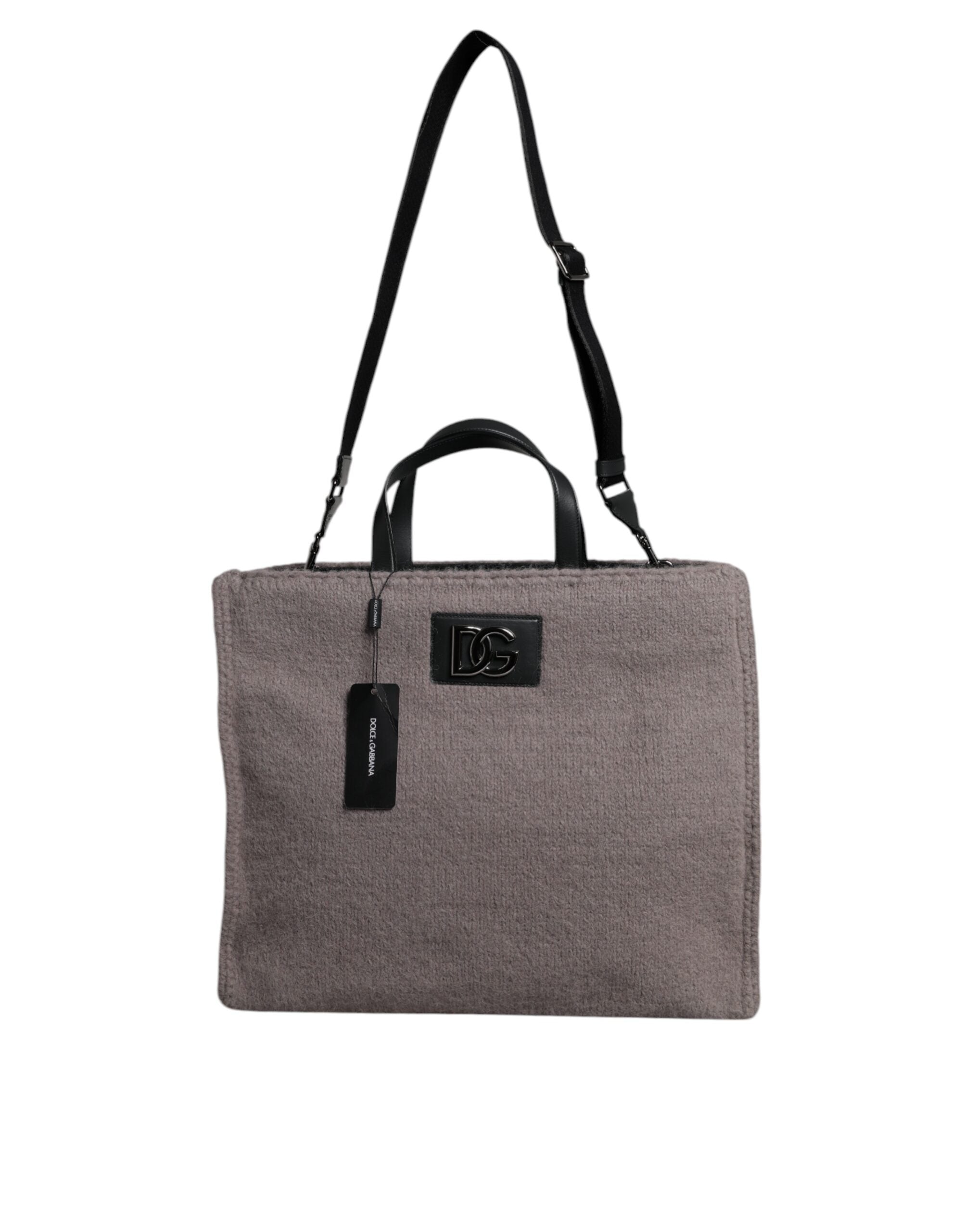 Sac cabas Dolce & Gabbana en laine d'alpaga grise avec logo en plaque, porté sur l'épaule, élégant et spacieux.