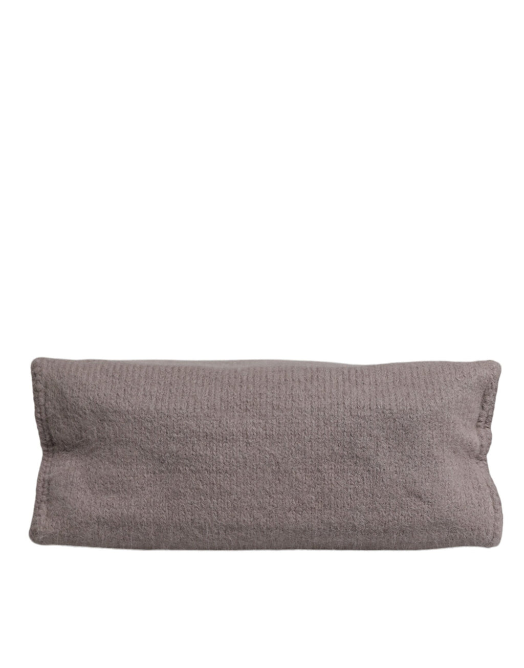 Sac cabas Dolce & Gabbana en laine d'alpaga grise avec logo et plaque, porté sur l'épaule, mode élégante et sophistiquée.