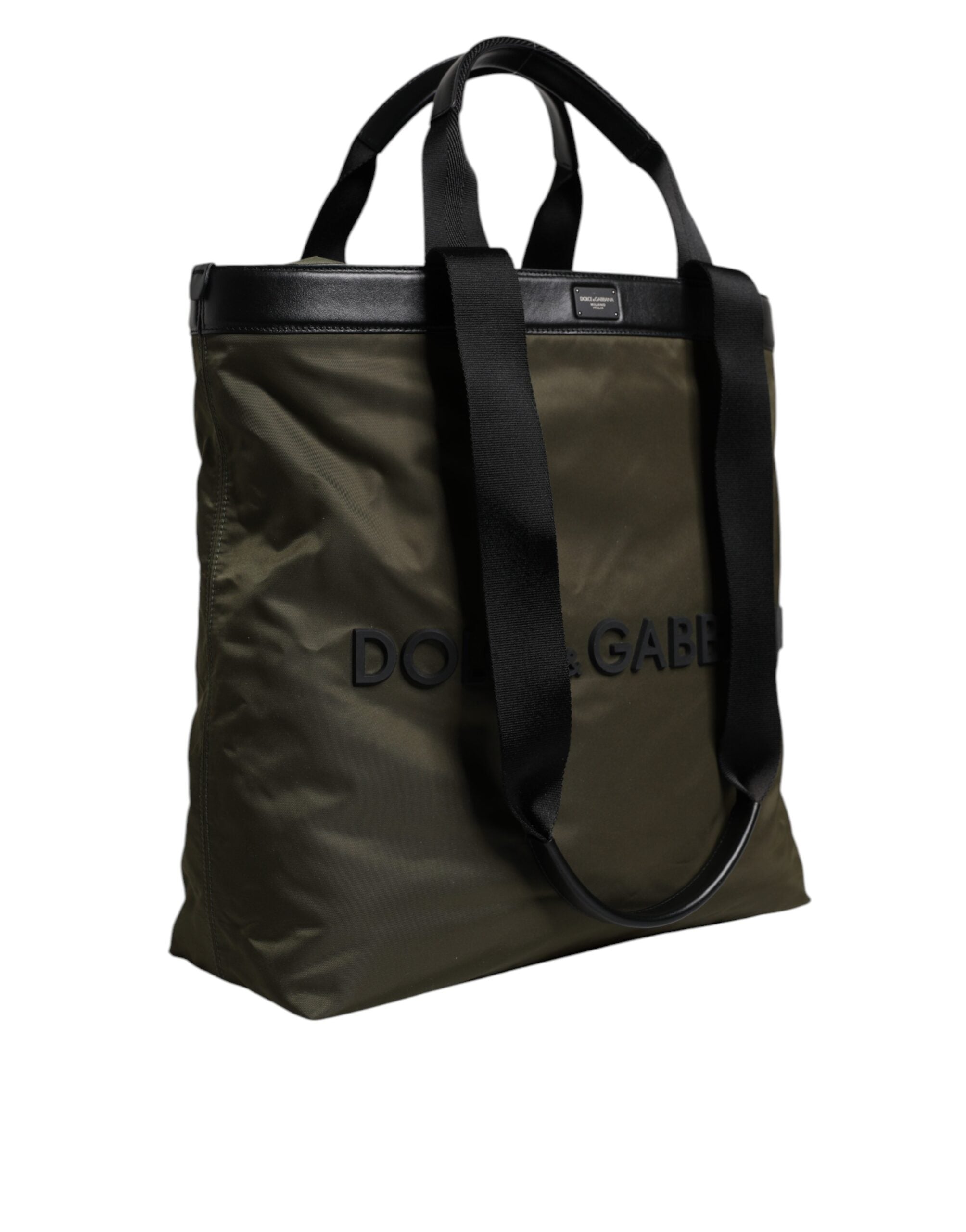 Sac à main Dolce & Gabbana en nylon vert militaire avec bandoulière épaule, style robuste et élégant.
