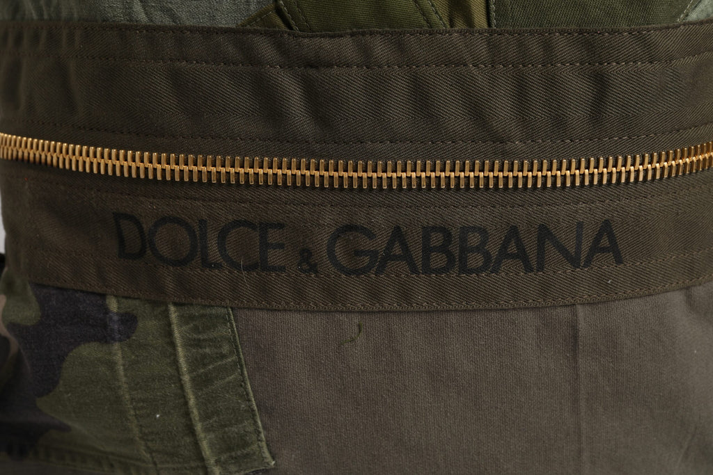 Sac à dos Dolce & Gabbana en vert militaire avec patchwork, bandoulière réglable et design élégant pour un style urbain.