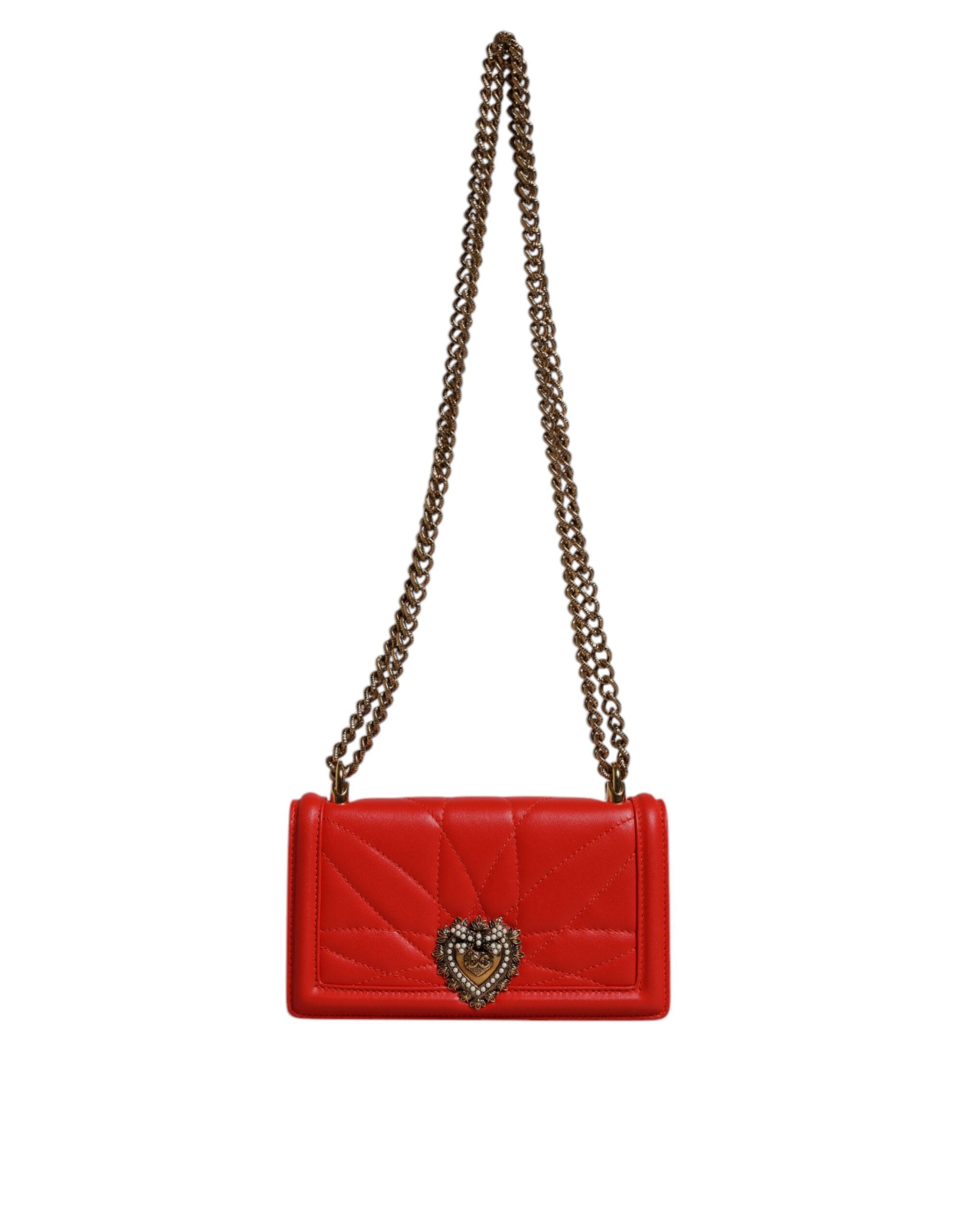 Sac à bandoulière Dolce & Gabbana en cuir rouge matelassé avec chaîne, destiné à contenir un téléphone et des petits objets.