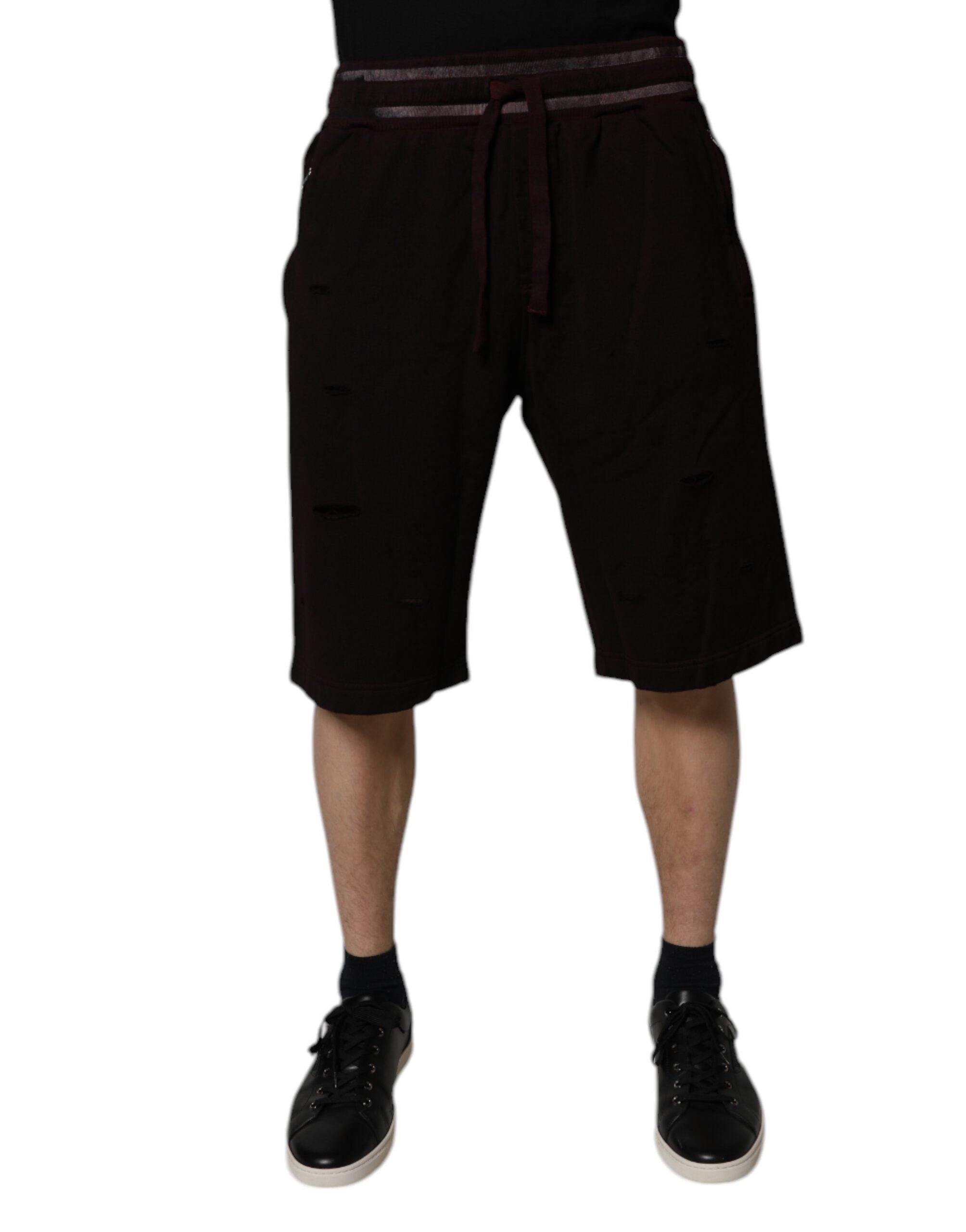 Shorts bermuda en coton marron avec logo Dolce & Gabbana pour homme, plaque de marque, style décontracté et élégant.