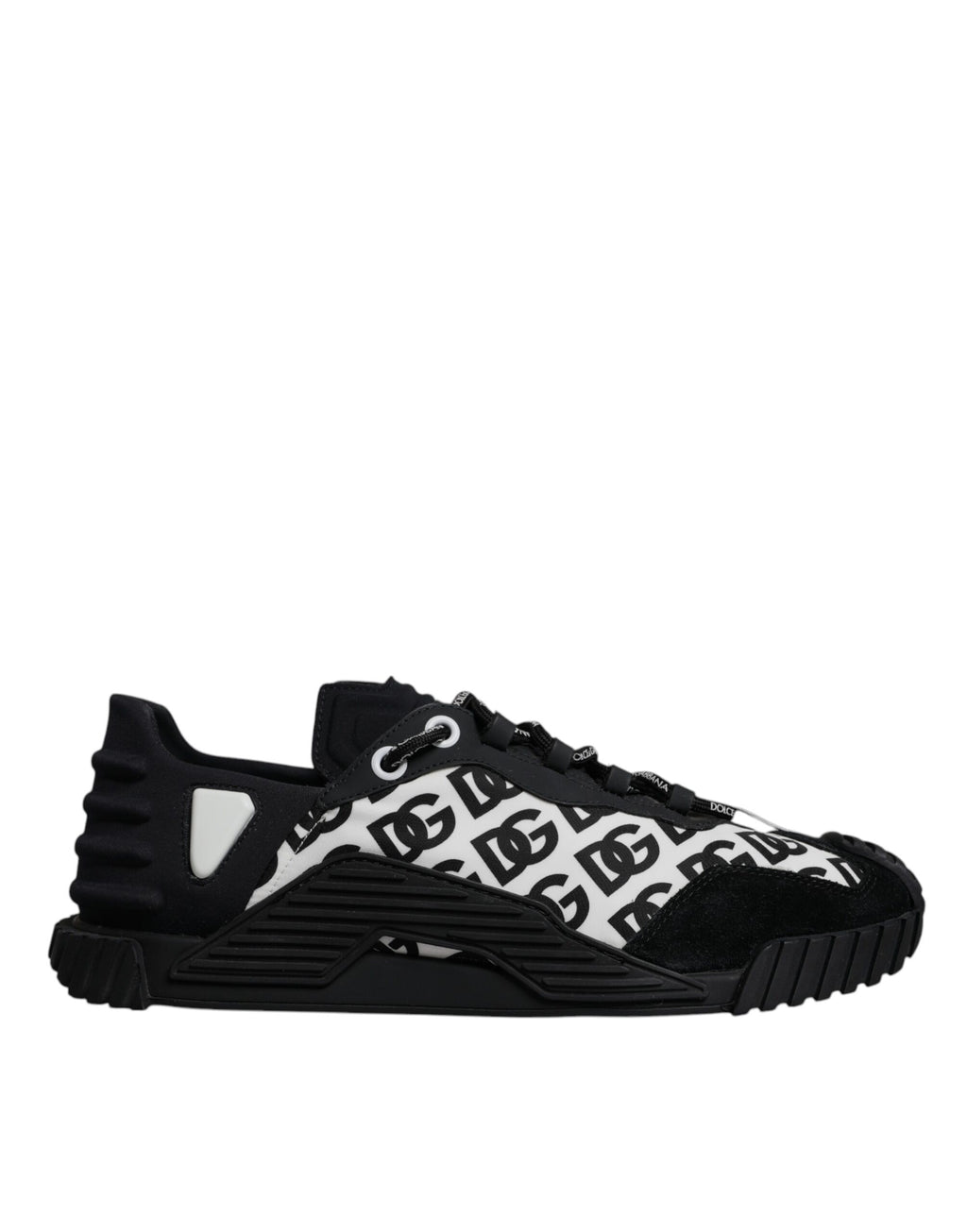 Chaussures sneakers basses noir Dolce & Gabbana avec logo en dentelle, laçage et semelle plate, vue de face sur fond blanc.