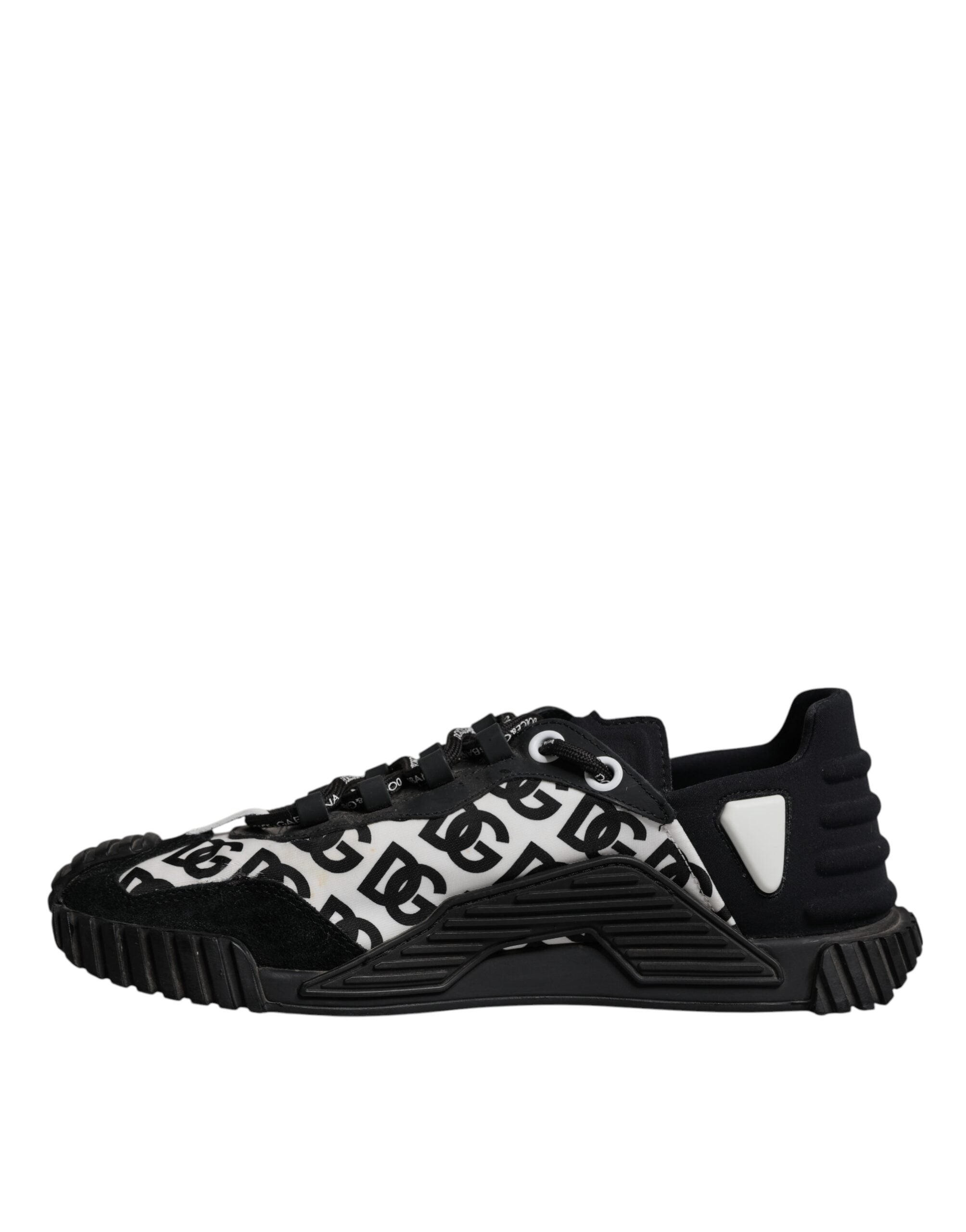 Chaussures sneakers basses noires Dolce & Gabbana logo en dentelle à lacets, style décontracté et élégant.