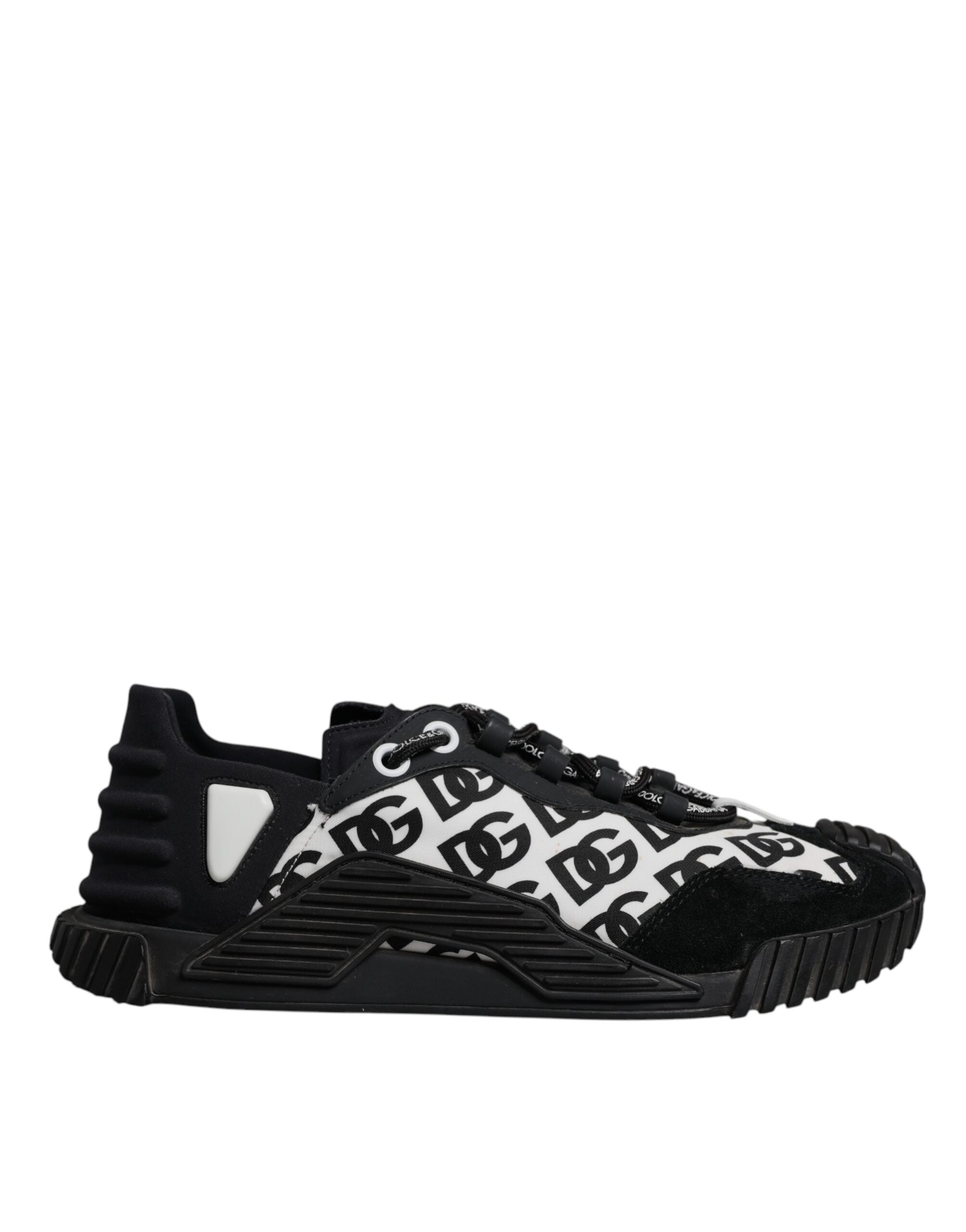 Chaussures sneakers basses Dolce & Gabbana NS1 noires avec logo en dentelle, lacets et semelle blanche, vue de face.