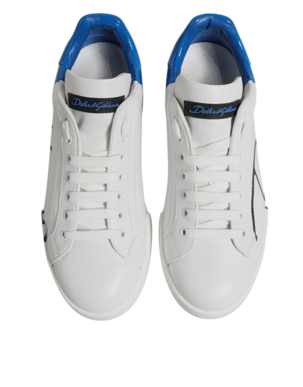 Chaussures sneakers basses en cuir blanc et bleu Dolce & Gabbana avec logo, vue de profil.