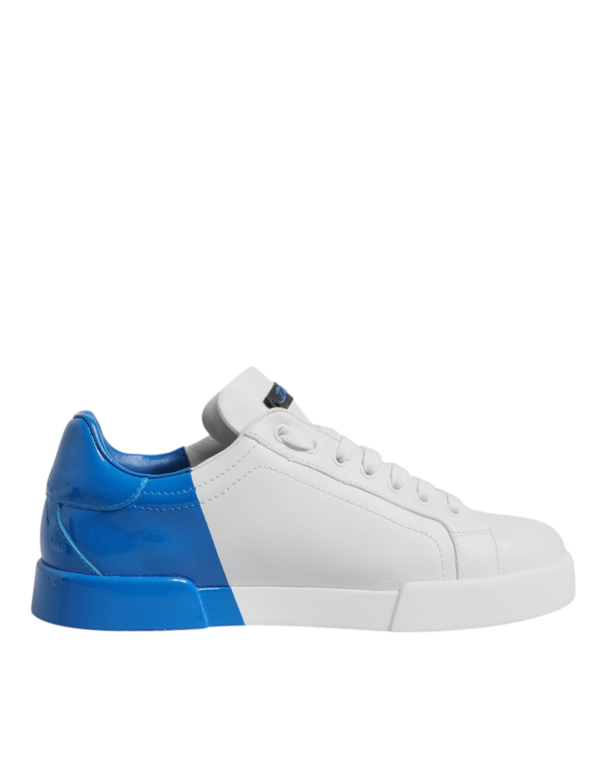 Chaussures sneakers basses en cuir blanc et bleu Dolce & Gabbana avec logo, vue de face, détails de la chaussure.