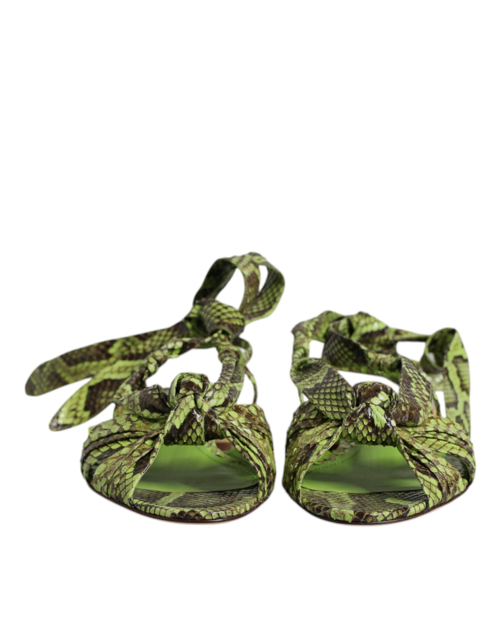 Sandales à talons ankle-wrap Dolce & Gabbana avec imprimé animal vert et détails élégants, pour un look sophistiqué.