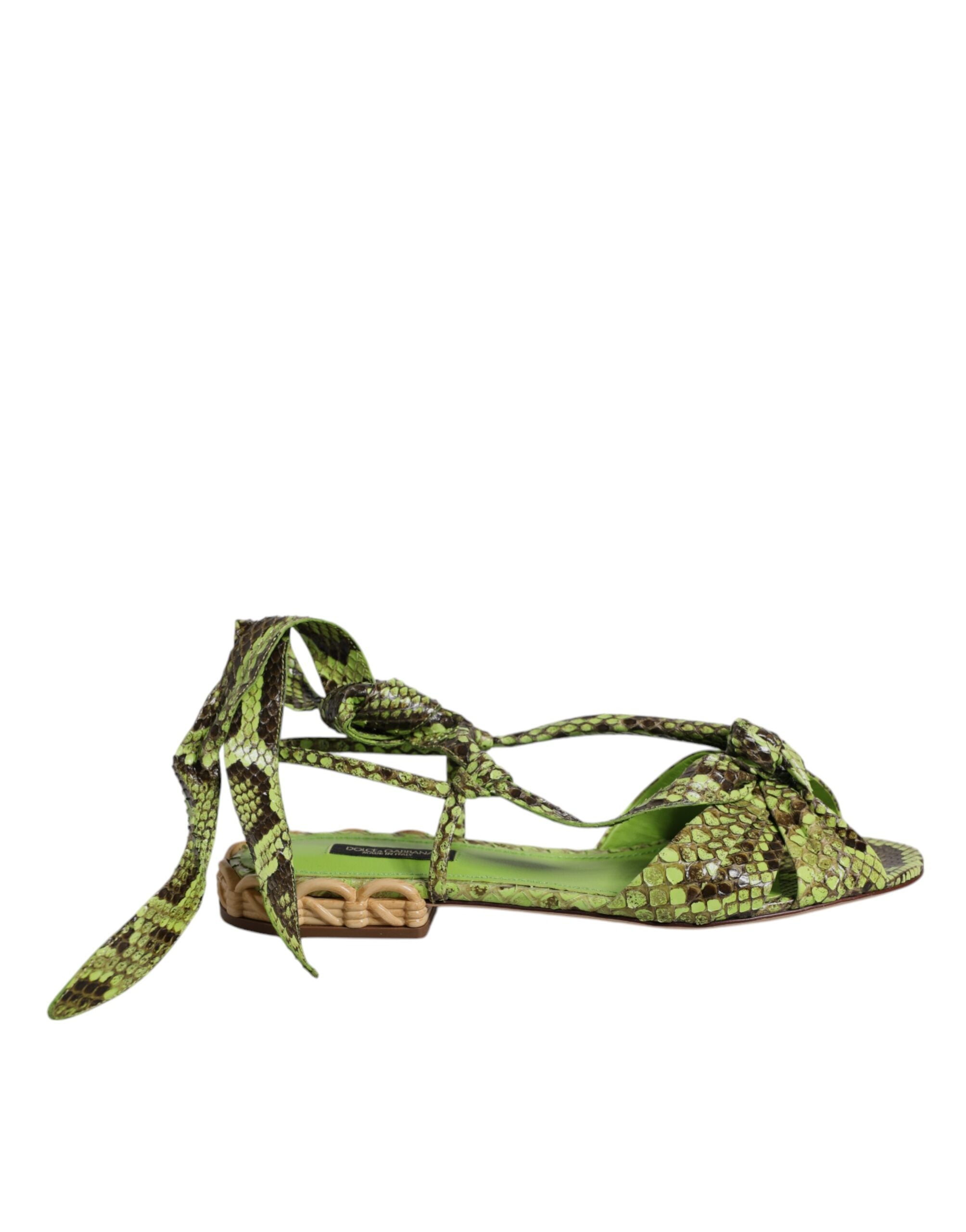 Sandales à talons Dolce & Gabbana à imprimé animal vert avec bride à la cheville, chaussures élégantes et tendance.