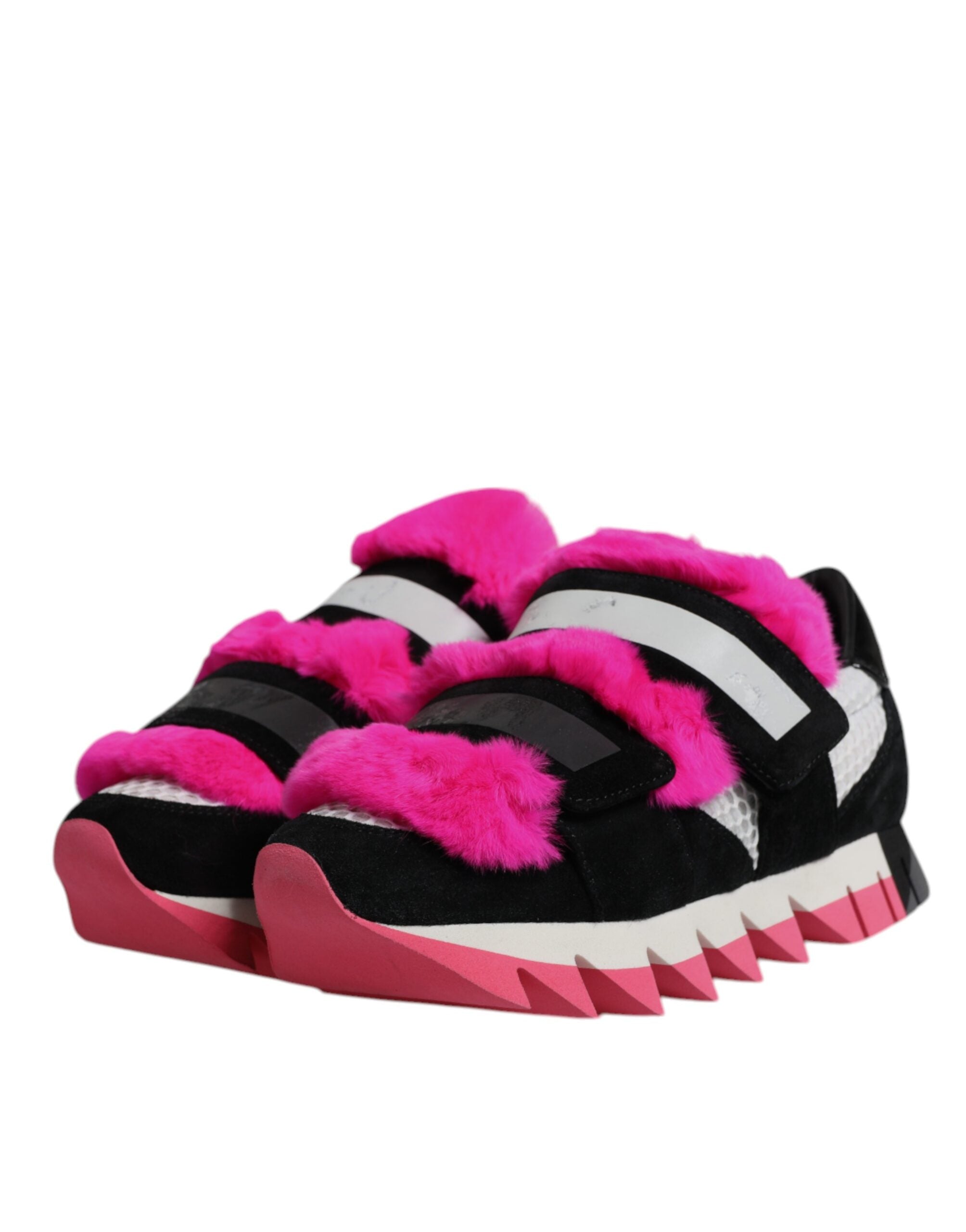 Sneakers Dolce & Gabbana noires et roses avec embellissements en fourrure, style tendance et détails élégants.