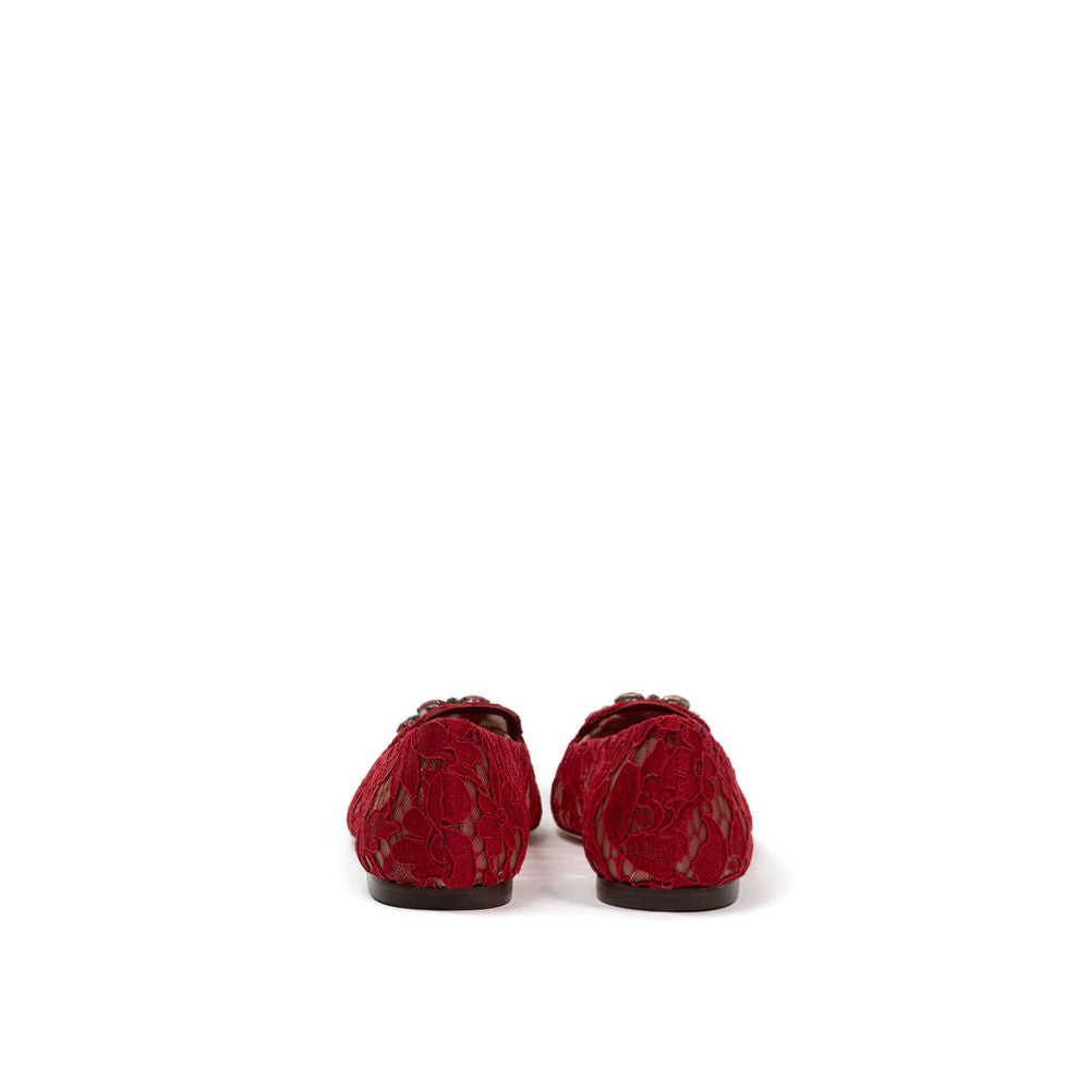 Chaussures ballerines Dolce & Gabbana en viscose rouge, élégantes et confortables, avec finition soignée et semelle en caoutchouc.