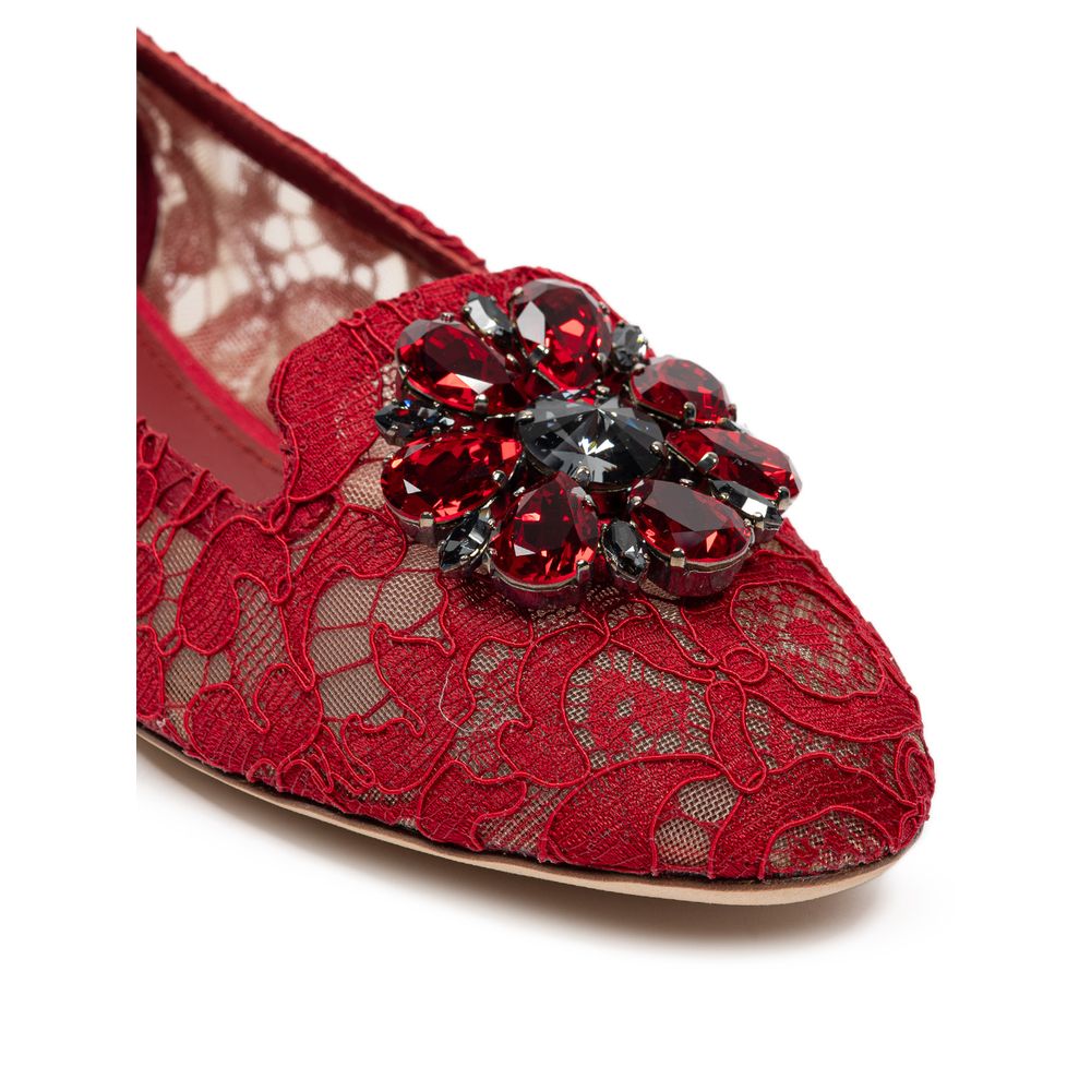 Chaussures ballerines en viscose rouge Dolce & Gabbana, élégantes et confortables, avec finition raffinée.