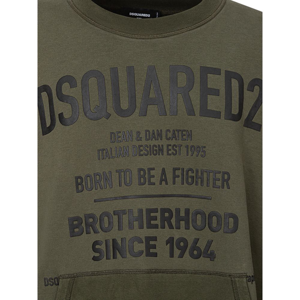 Sweatshirt en coton vert Dsquared² avec logo, style décontracté, porté sur un fond neutre.