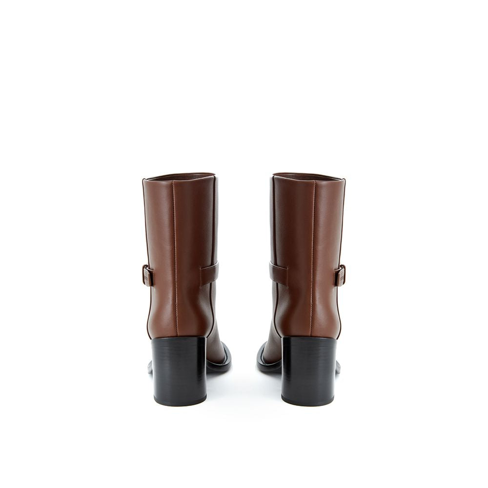 Bottes ankle en cuir marron Burberry, élégantes et élégantes, avec finition soignée et semelle en caoutchouc.