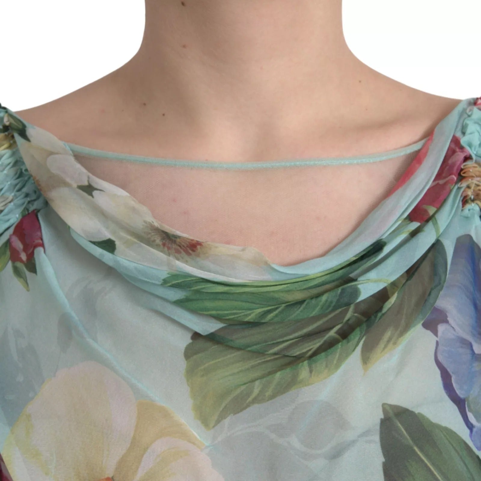 Robe longue à fleurs bleues en plusieurs couches, Dolce & Gabbana, robe maxi élégante avec motif floral print.