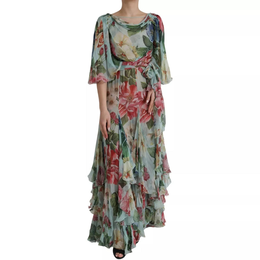 Robe longue maxi à fleurs bleues en plusieurs couches de Dolce & Gabbana, style élégant et floral.