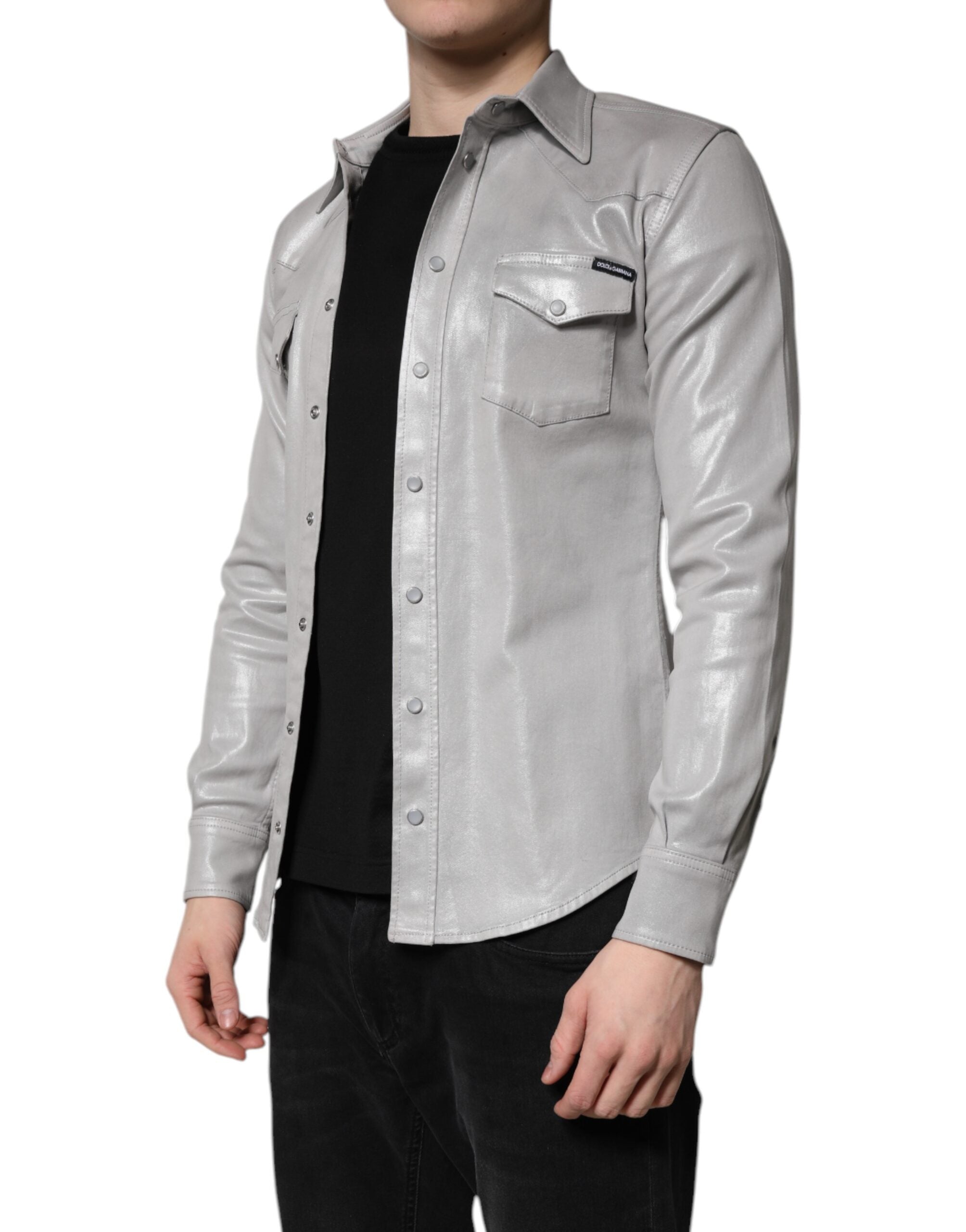 Chemise en coton gris métallique Dolce & Gabbana avec boutons, vue de face. Style élégant et tissu de qualité.