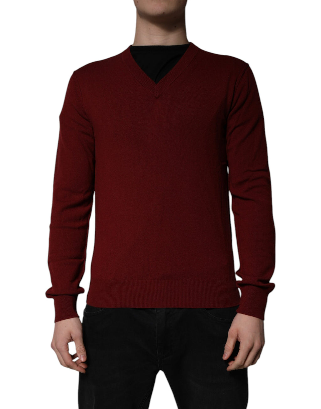 Pull à col en V en cachemire bordeaux Dolce & Gabbana pour homme, doux et élégant, à porter en toute occasion.