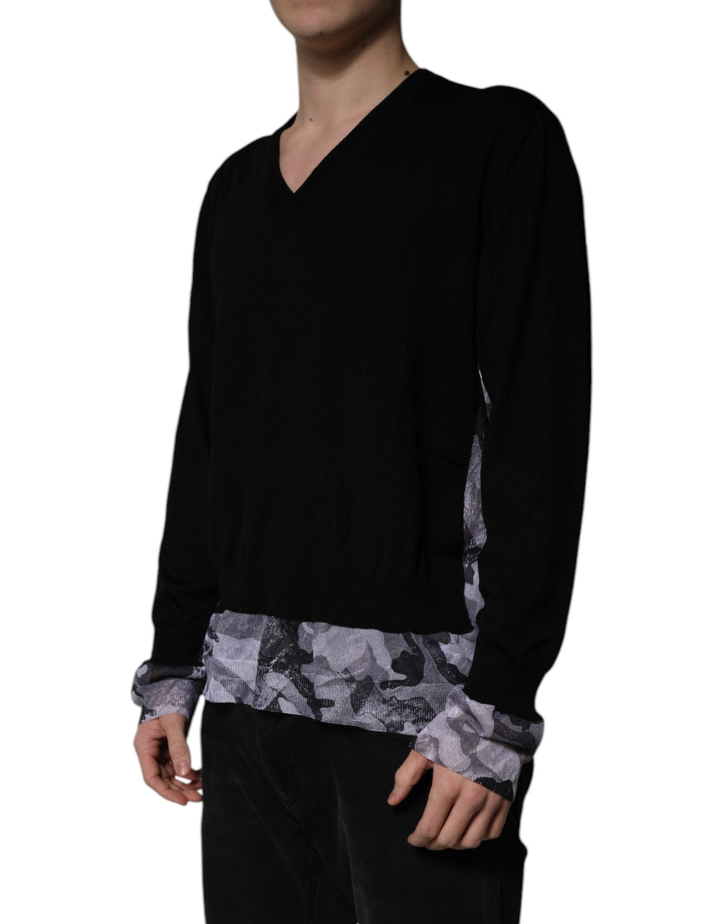 Pull à col en V noir camouflage Dolce & Gabbana, pull-over en laine avec motif camouflage noir et gris.