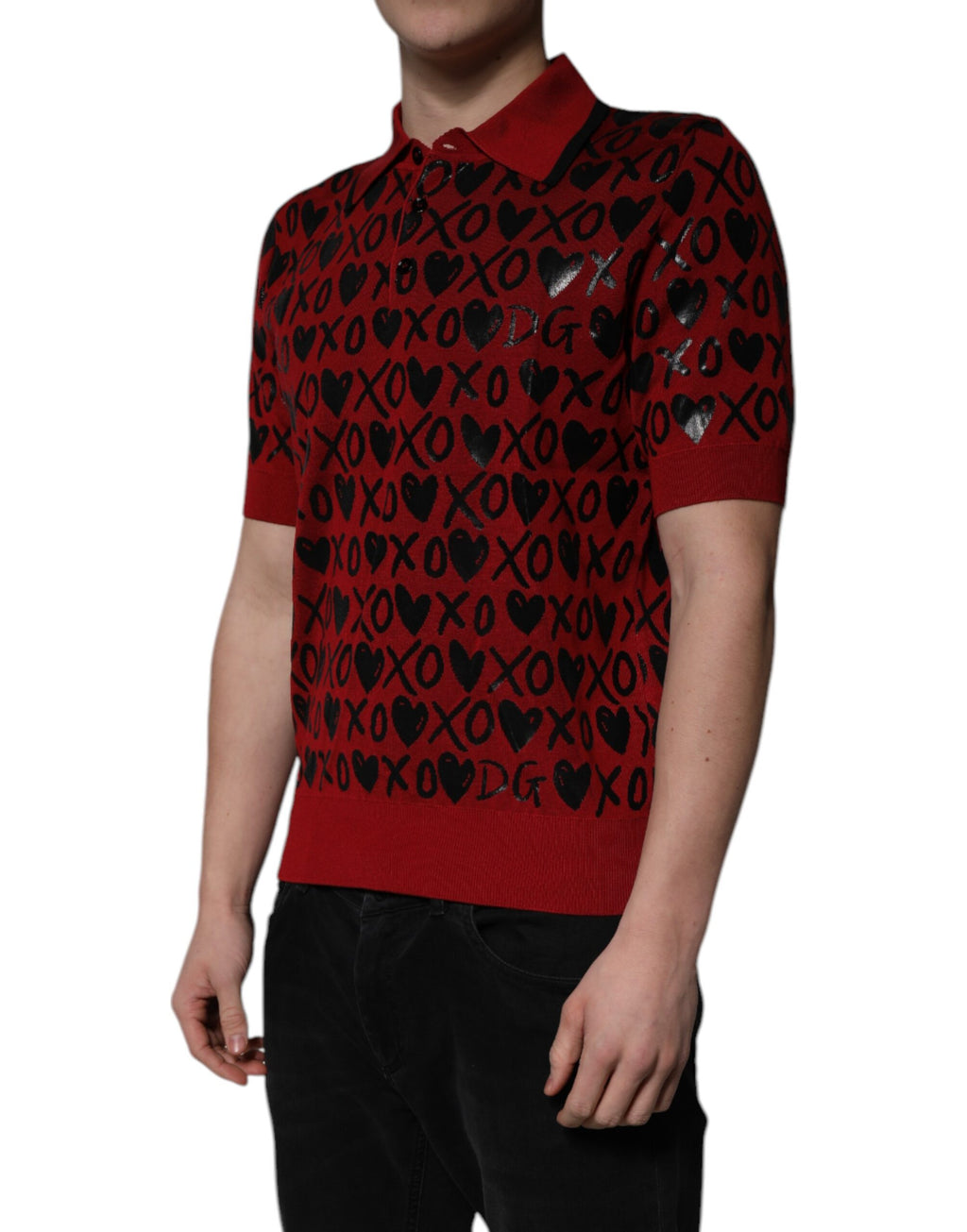T-shirt polo rouge en coton Dolce & Gabbana avec col et motif XOXO, vue de face.
