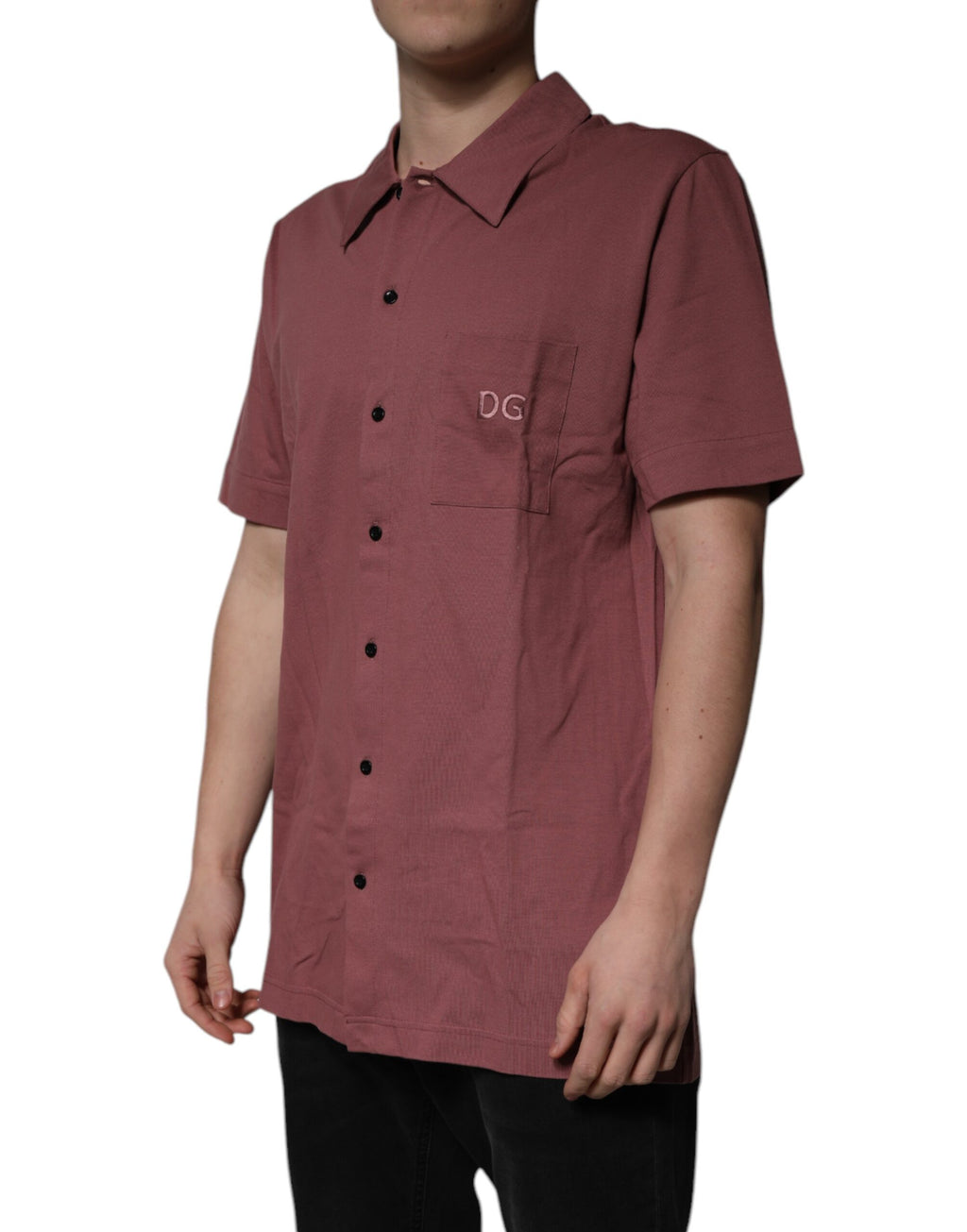 Chemise polo décontractée pour homme Dolce & Gabbana, boutonnière rose foncé, style casual et élégant.