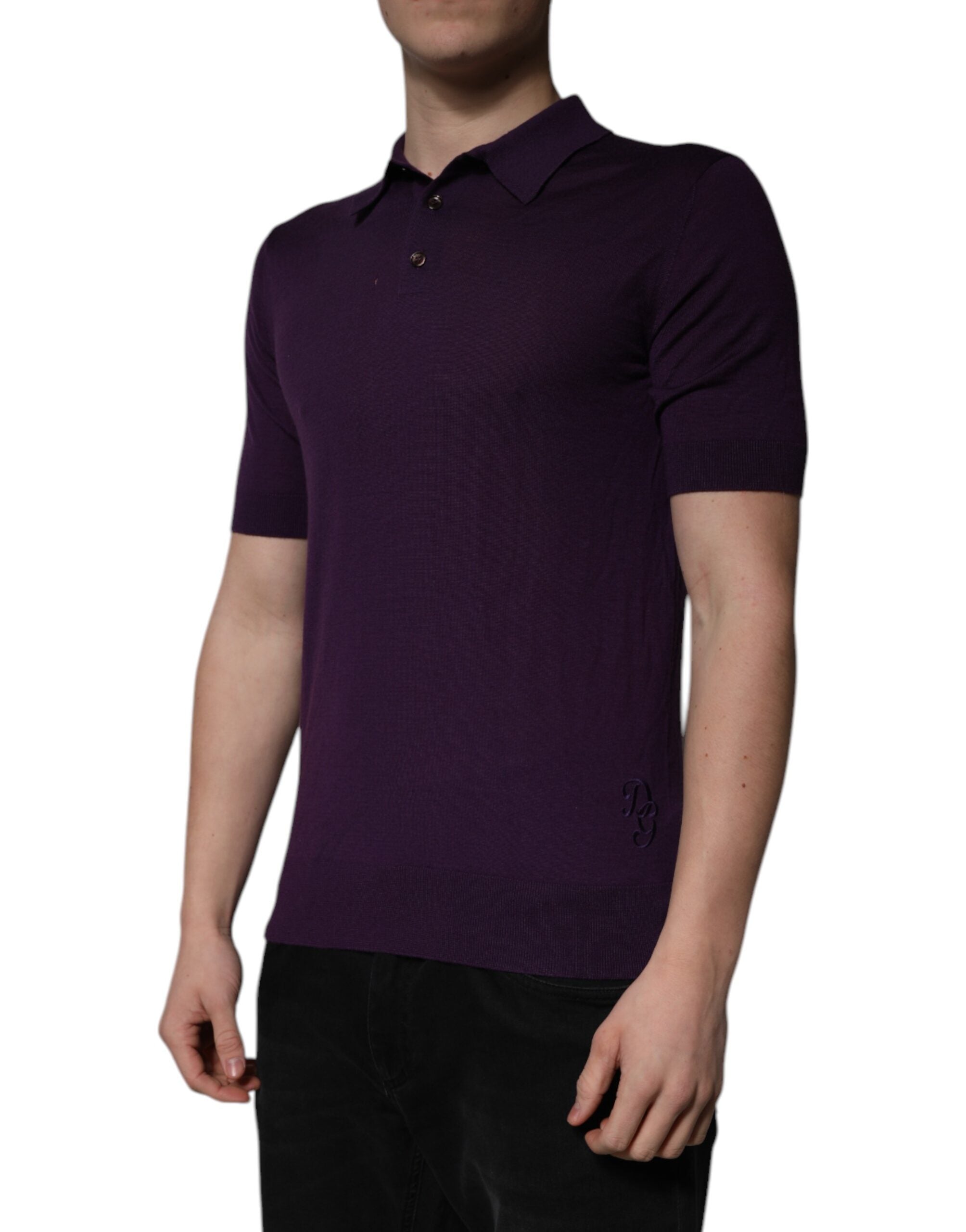 Polo col montant en cachemire violet Dolce & Gabbana, avec col classique et logo discret sur la poitrine.