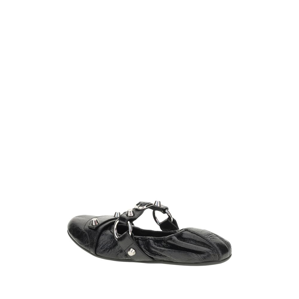 Chaussures ballerines Balenciaga en cuir de veau noir, modèle Bos Taurus, avec finition élégante et design épuré.