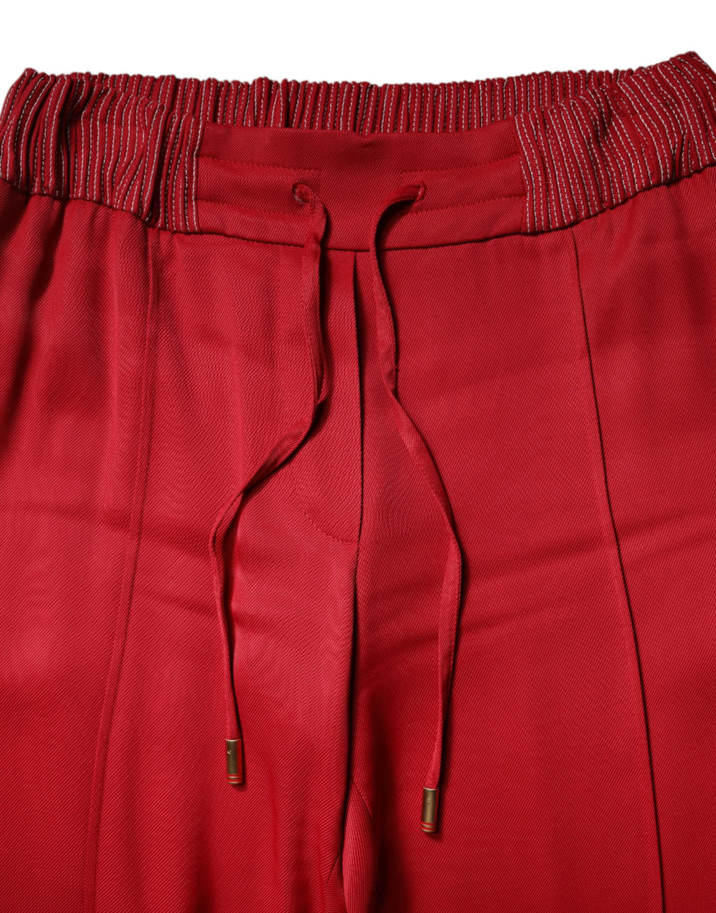 Pantalon droit en viscose rouge de Dolce & Gabbana, coupe classique et élégante, visible sur l’image.