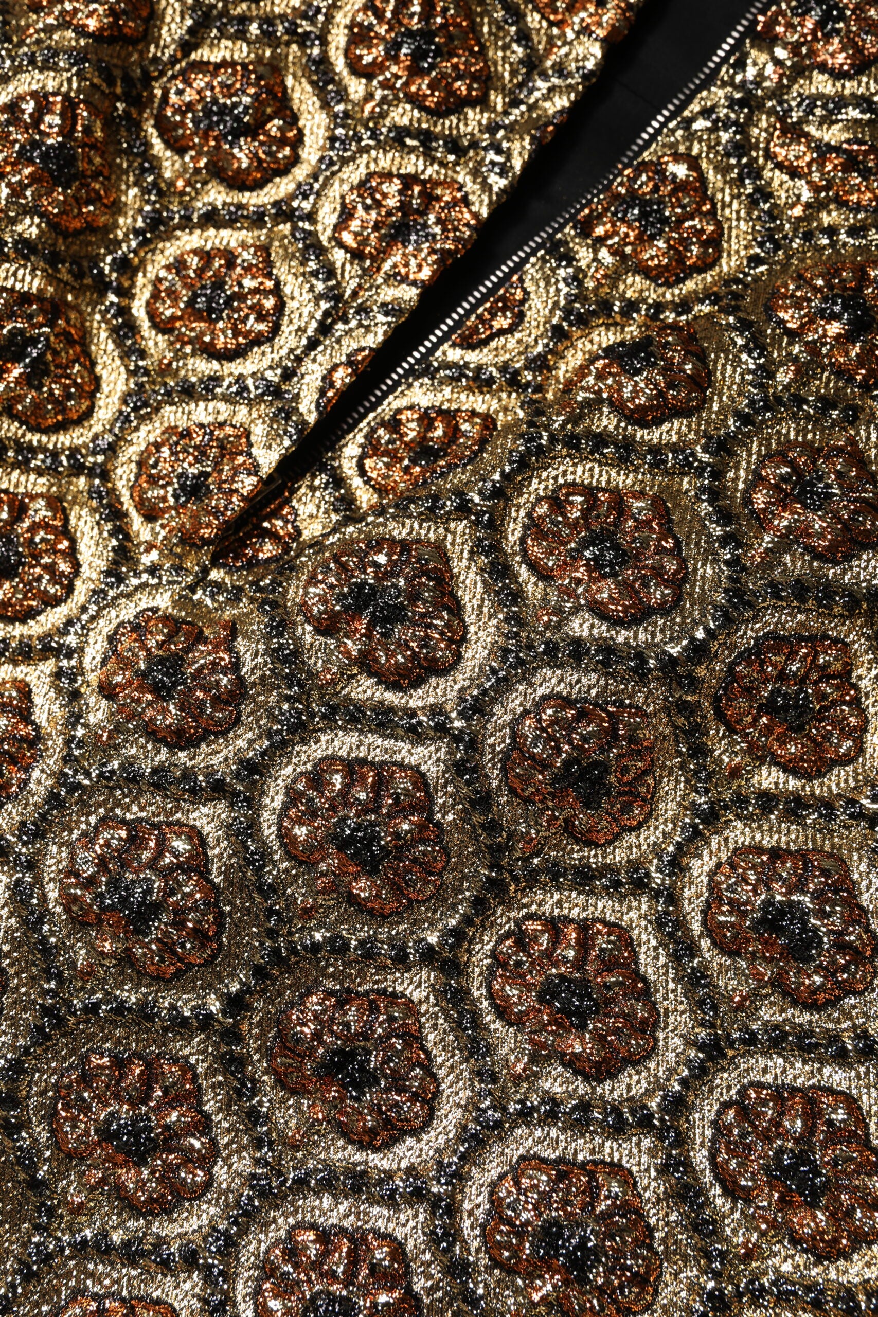 Jupe courte en polyester à broderie brocart marron de Dolce & Gabbana, coupe en ligne A.