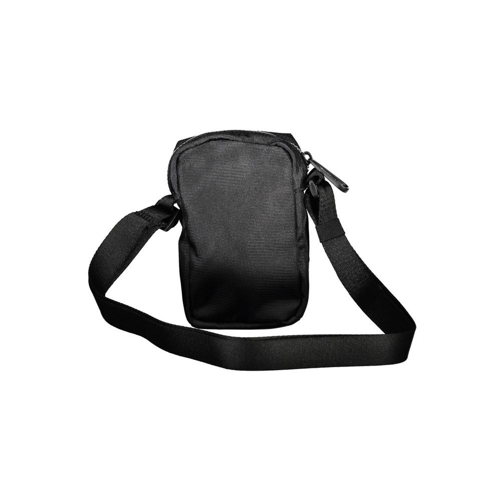 Sac à épaule noir élégant de Calvin Klein avec détails chics et finition sophistiquée, parfait pour un style tendance.