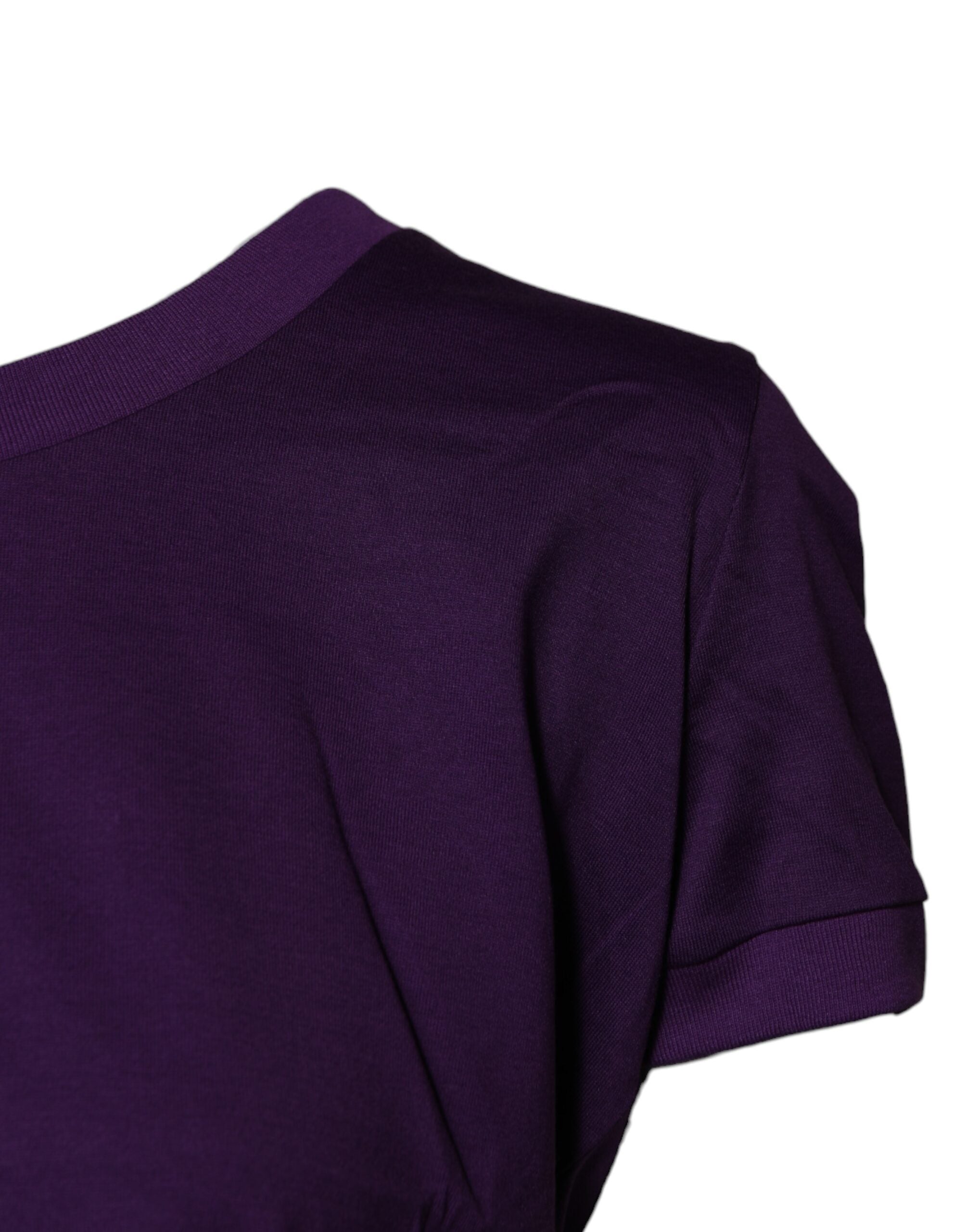 T-shirt à manches courtes en coton violet de Dolce & Gabbana, col rond, style décontracté et élégant.