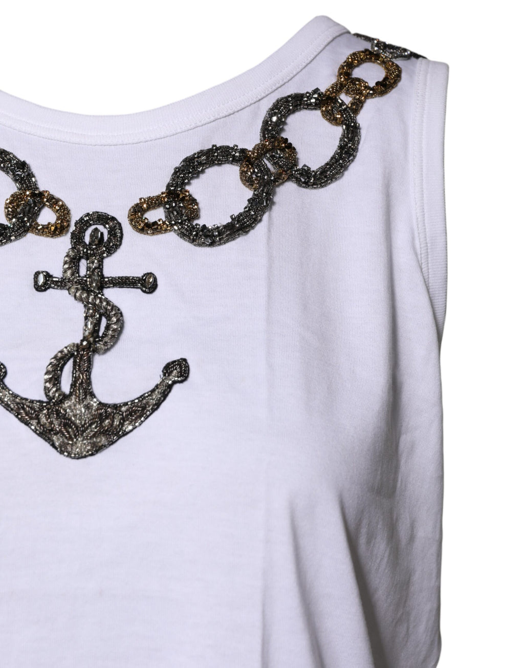 Débardeur blanc en coton Dolce & Gabbana avec broderie chaîne d'ancre, détails élégants et texture douce.