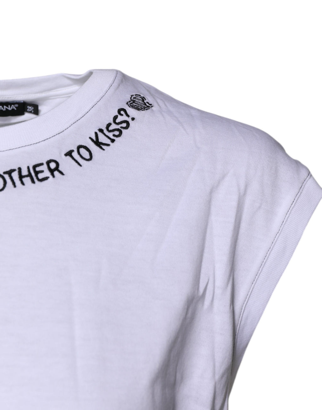 T-shirt sans manches en coton blanc imprimé de Dolce & Gabbana, vue de face, détails du motif visible.