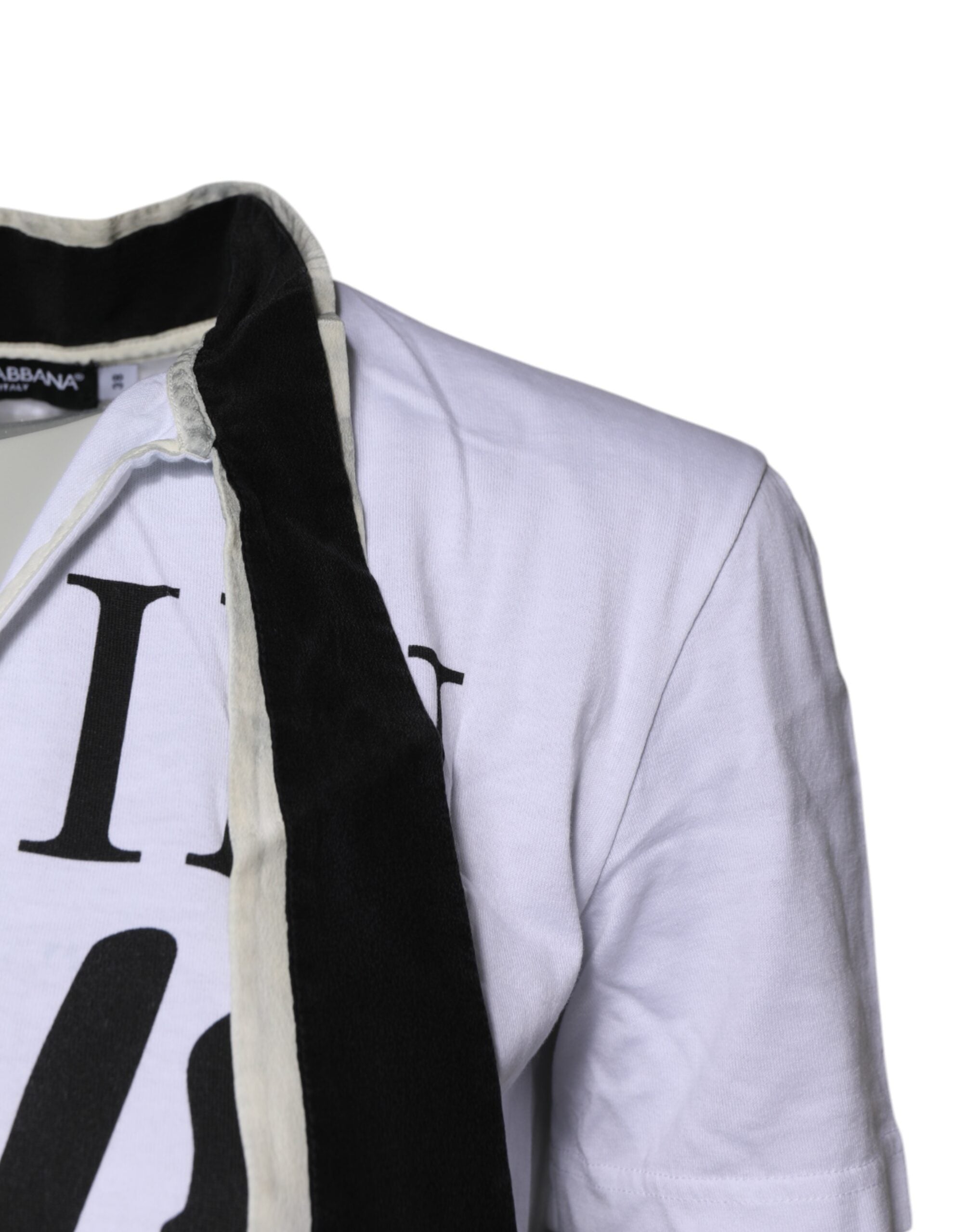 T-shirt blanc Dolce & Gabbana en coton et soie avec col ascot, mode élégante et sophistiquée.