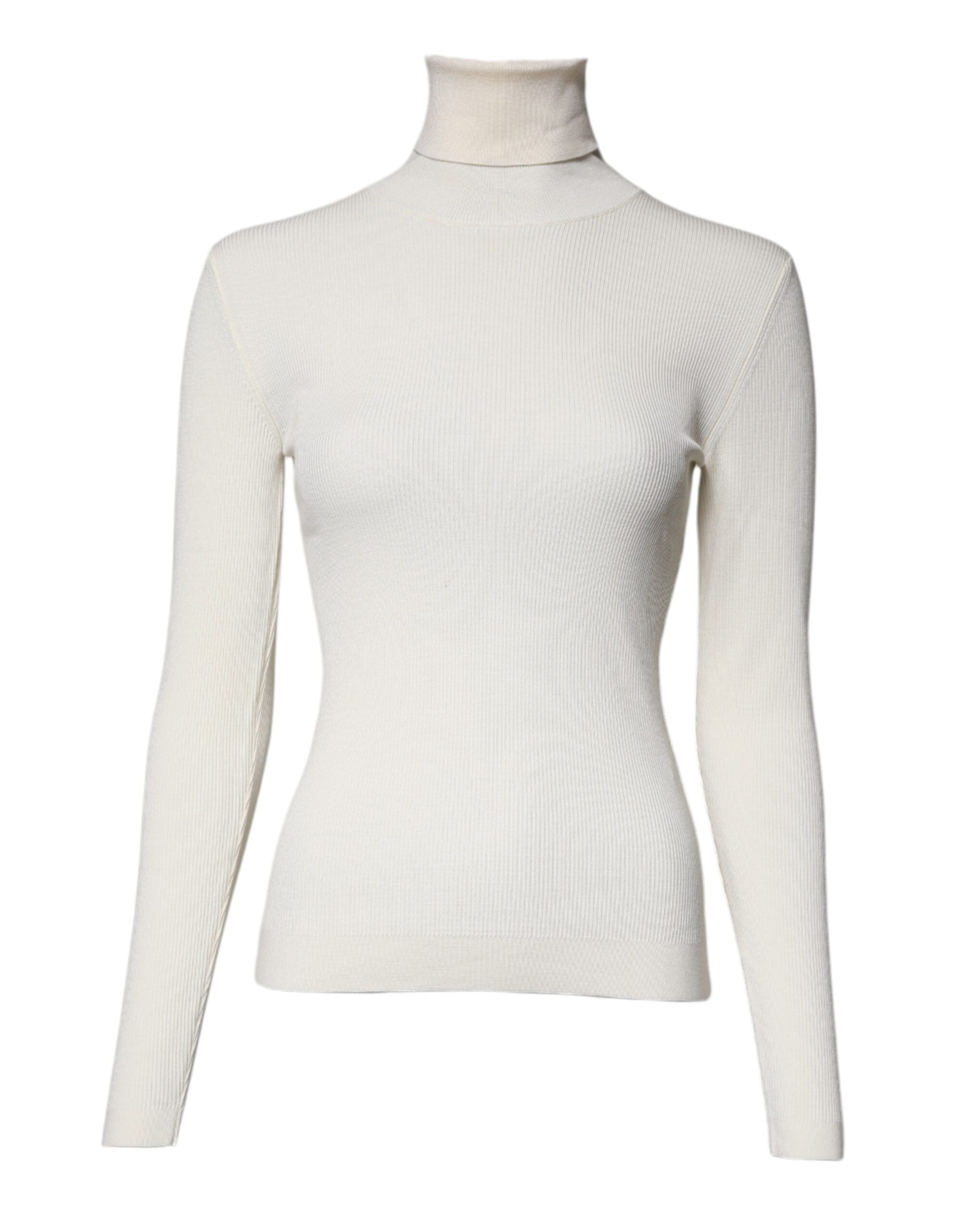 Pull Dolce & Gabbana à manches longues et col roulé crème, coupe slim, porté sur mannequin.