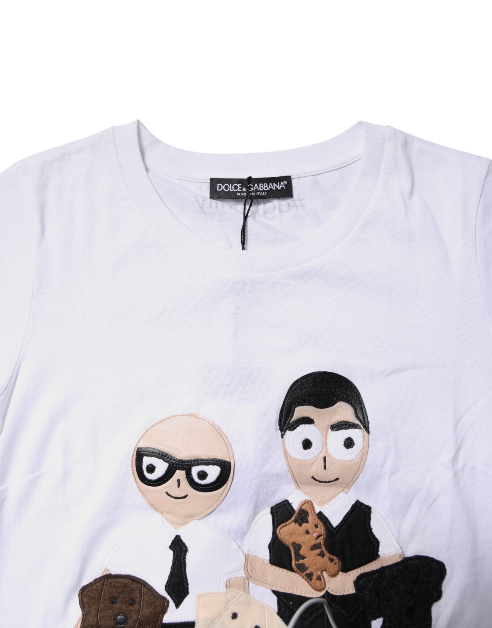 T-shirt en coton blanc Dolce & Gabbana avec broderie #DGFAMILY, vue de face, détails visibles sur l'image.